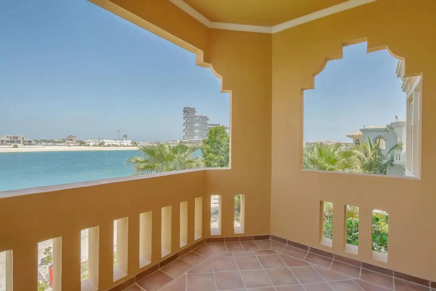 Frond F, Beachfront Villa, Palm Jumeirah - Mint Stay