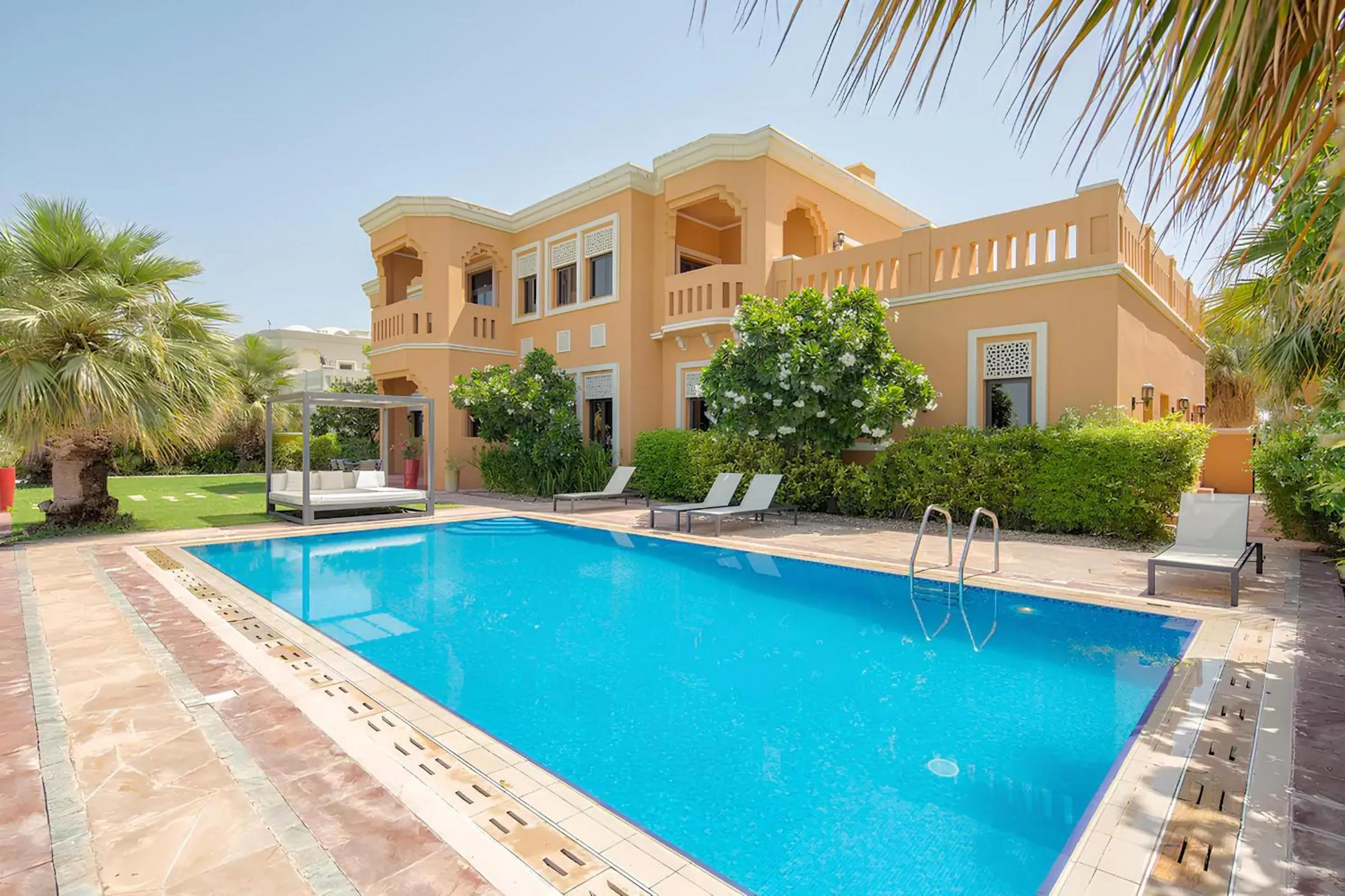 Frond F, Beachfront Villa, Palm Jumeirah - Mint Stay