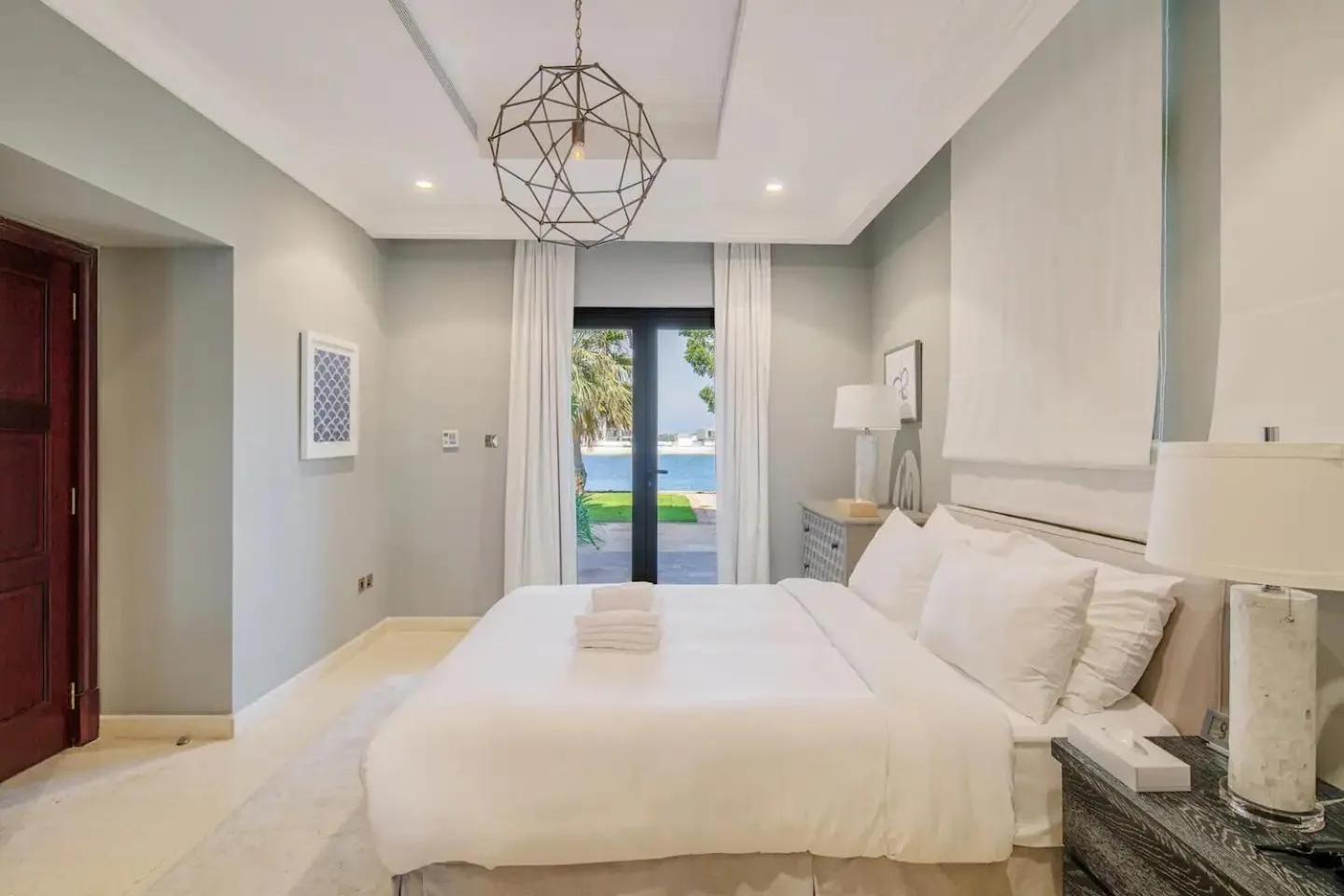 Frond F, Beachfront Villa, Palm Jumeirah - Mint Stay