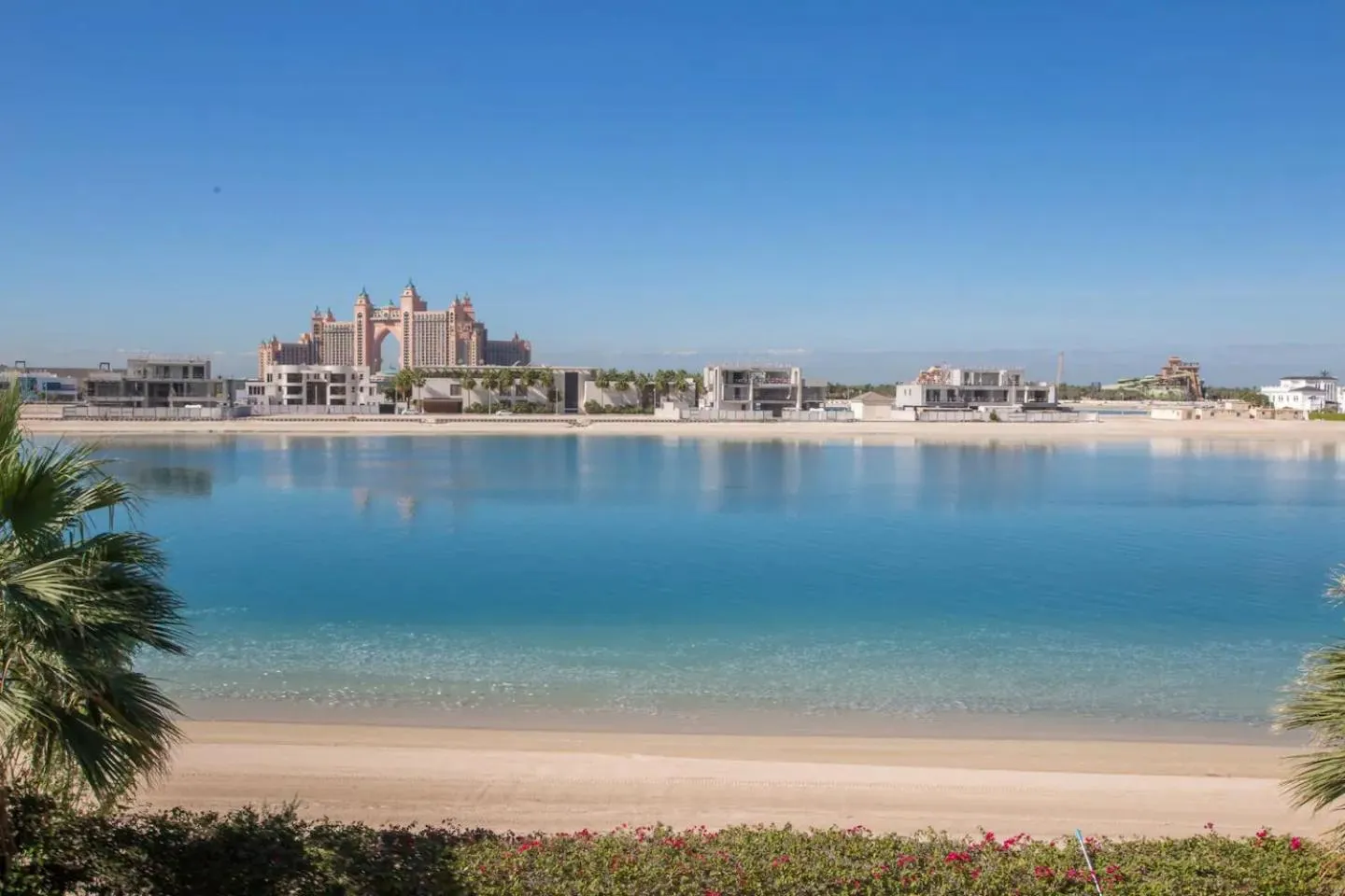 Frond F, Beachfront Villa, Palm Jumeirah - Mint Stay