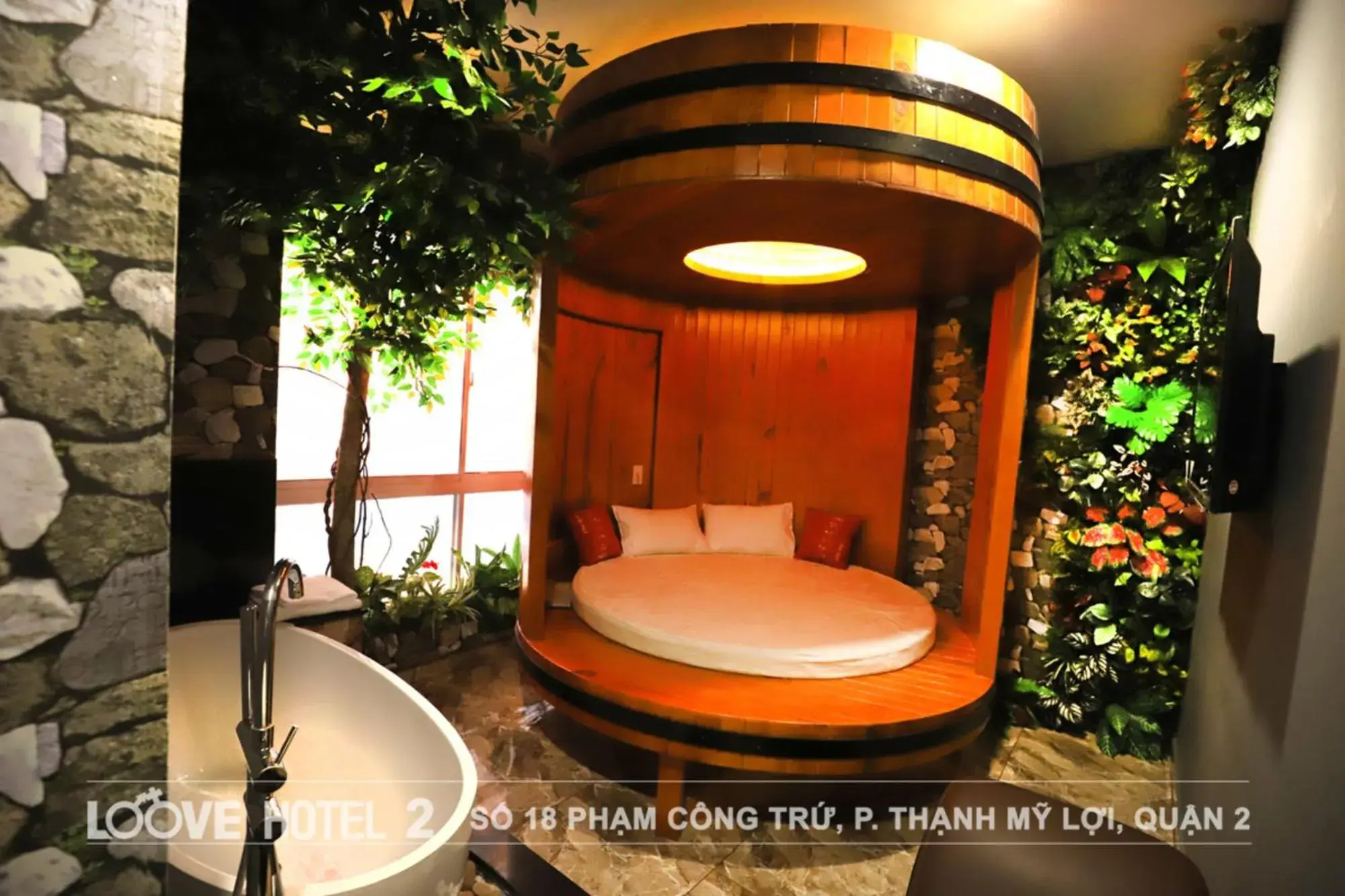 Loove Hotel - Khách Sạn Tình Yêu Loove Hotel - Khách Sạn Tình Yêu