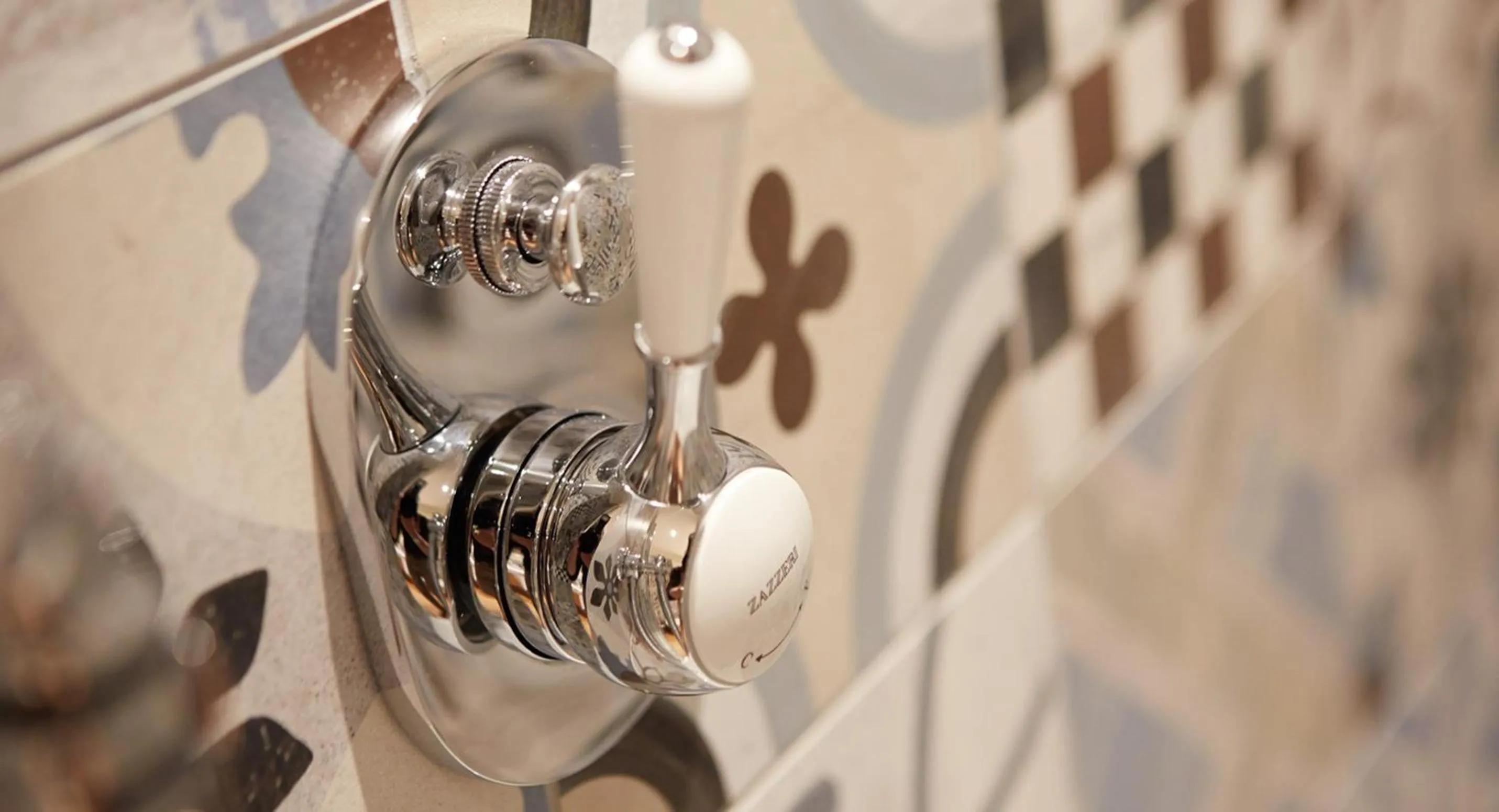 Shower in Cinque Rooms