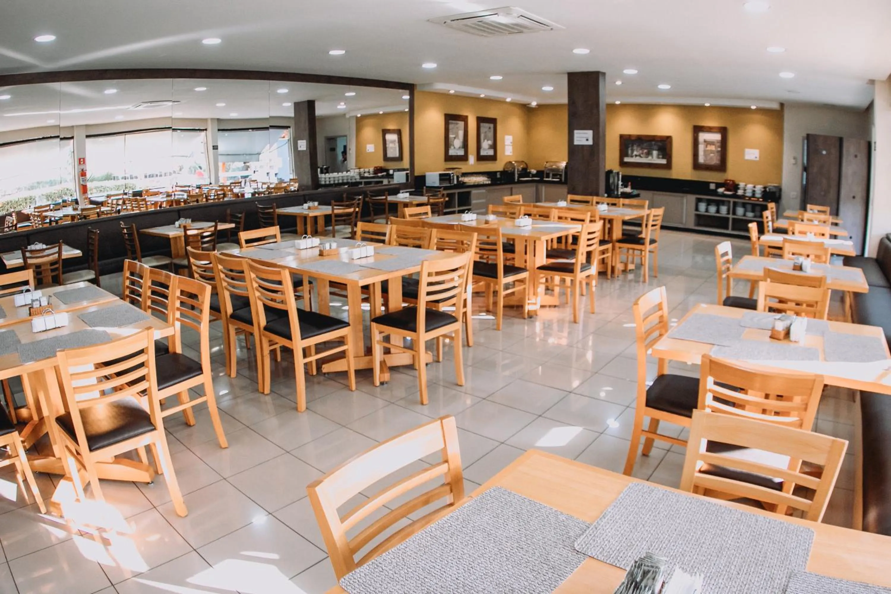 Restaurant/places to eat in Itatiba Orion Hotel