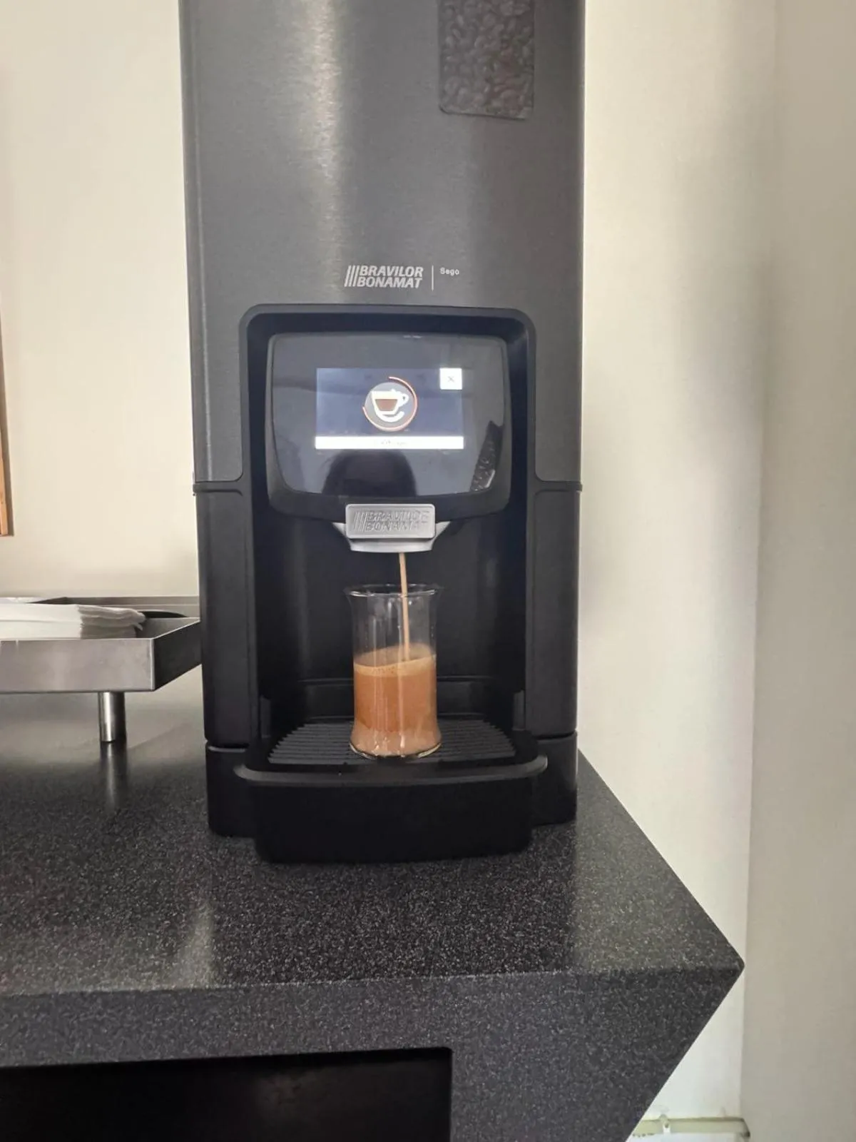Coffee/tea facilities in Smart Motell