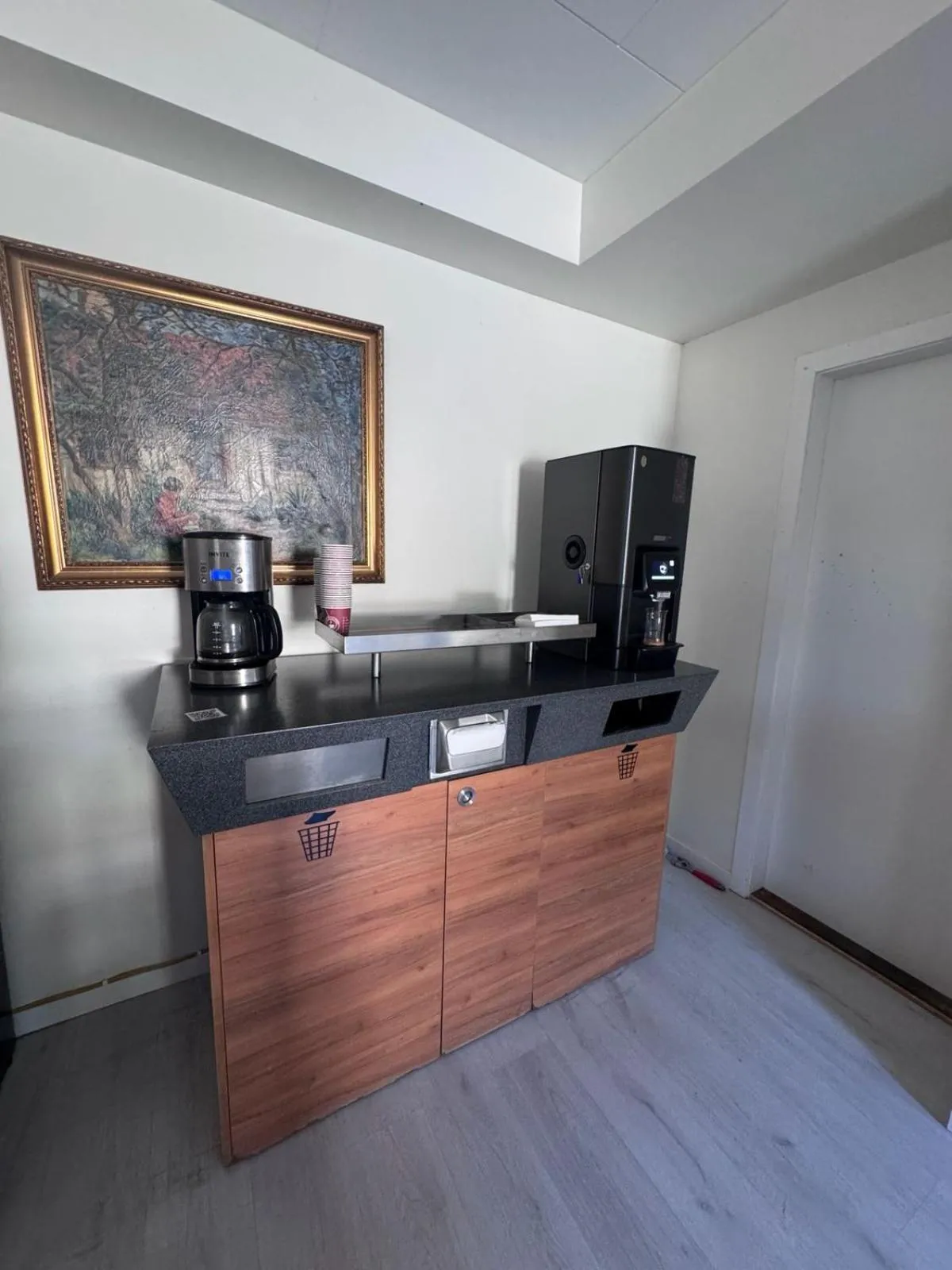 Coffee/tea facilities in Smart Motell