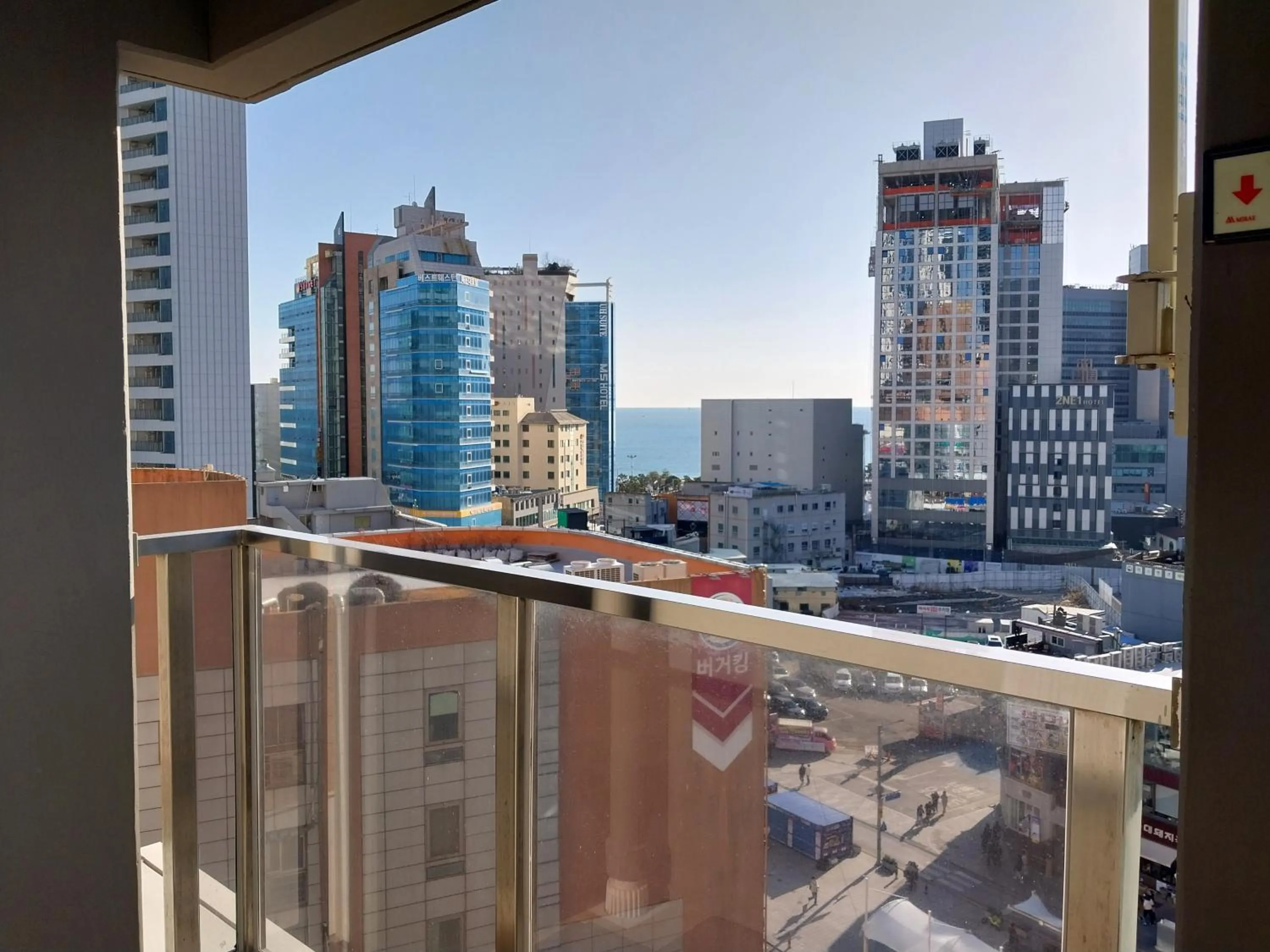 Balcony/Terrace in The solid residence - Elbon the stay by haeundae