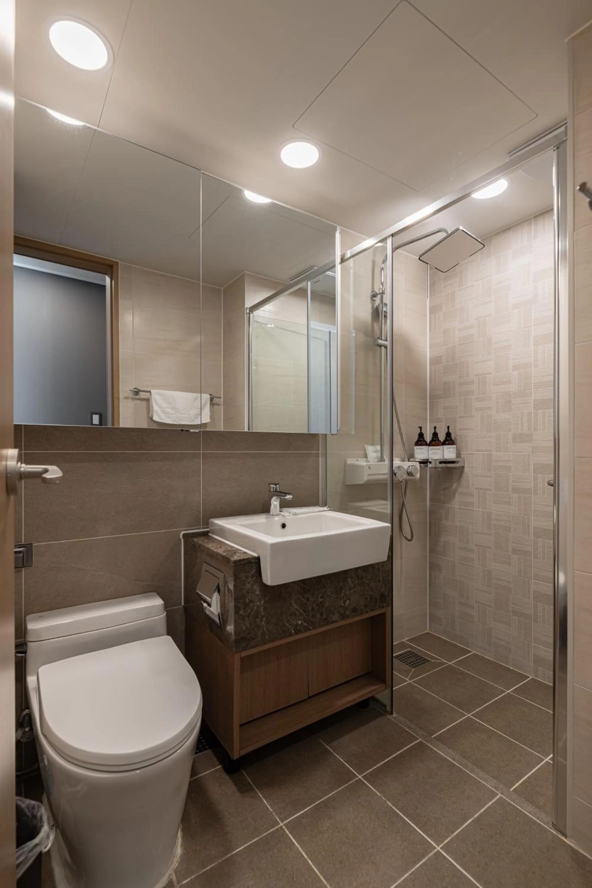Shower in The solid residence - Elbon the stay by haeundae