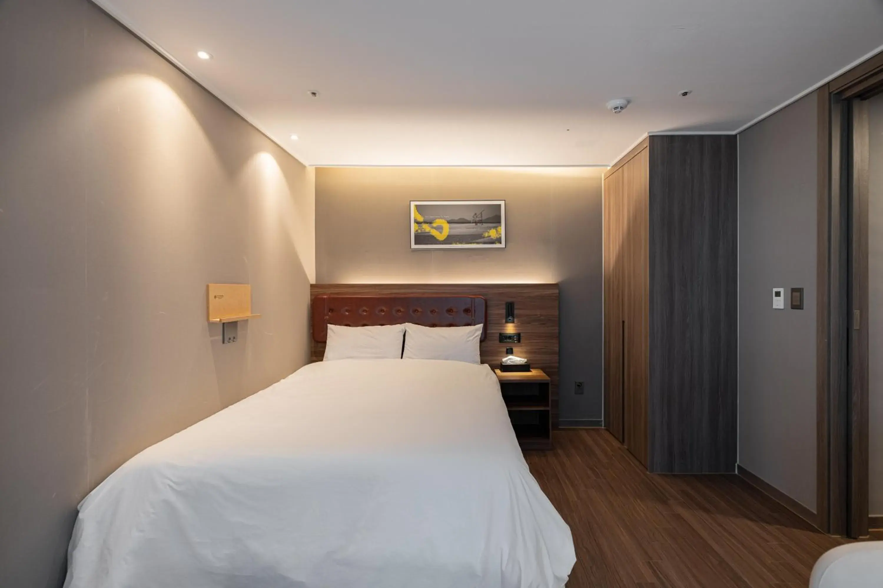 Double Room with Balcony and Sea View - single occupancy in The solid residence - Elbon the stay by haeundae Double Room with Balcony and Sea View - single occupancy in The solid residence - Elbon the stay by haeundae