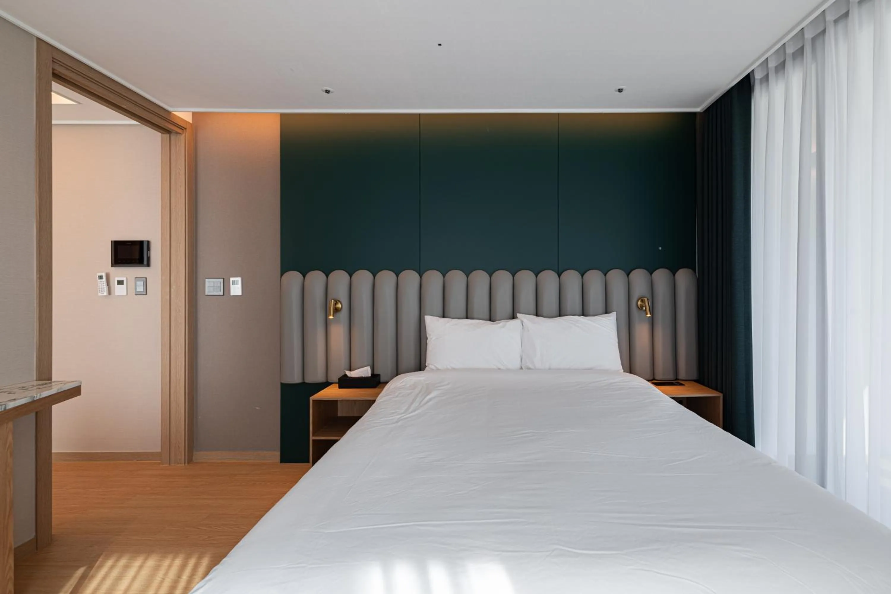 Bedroom, Bed in The solid residence - Elbon the stay by haeundae