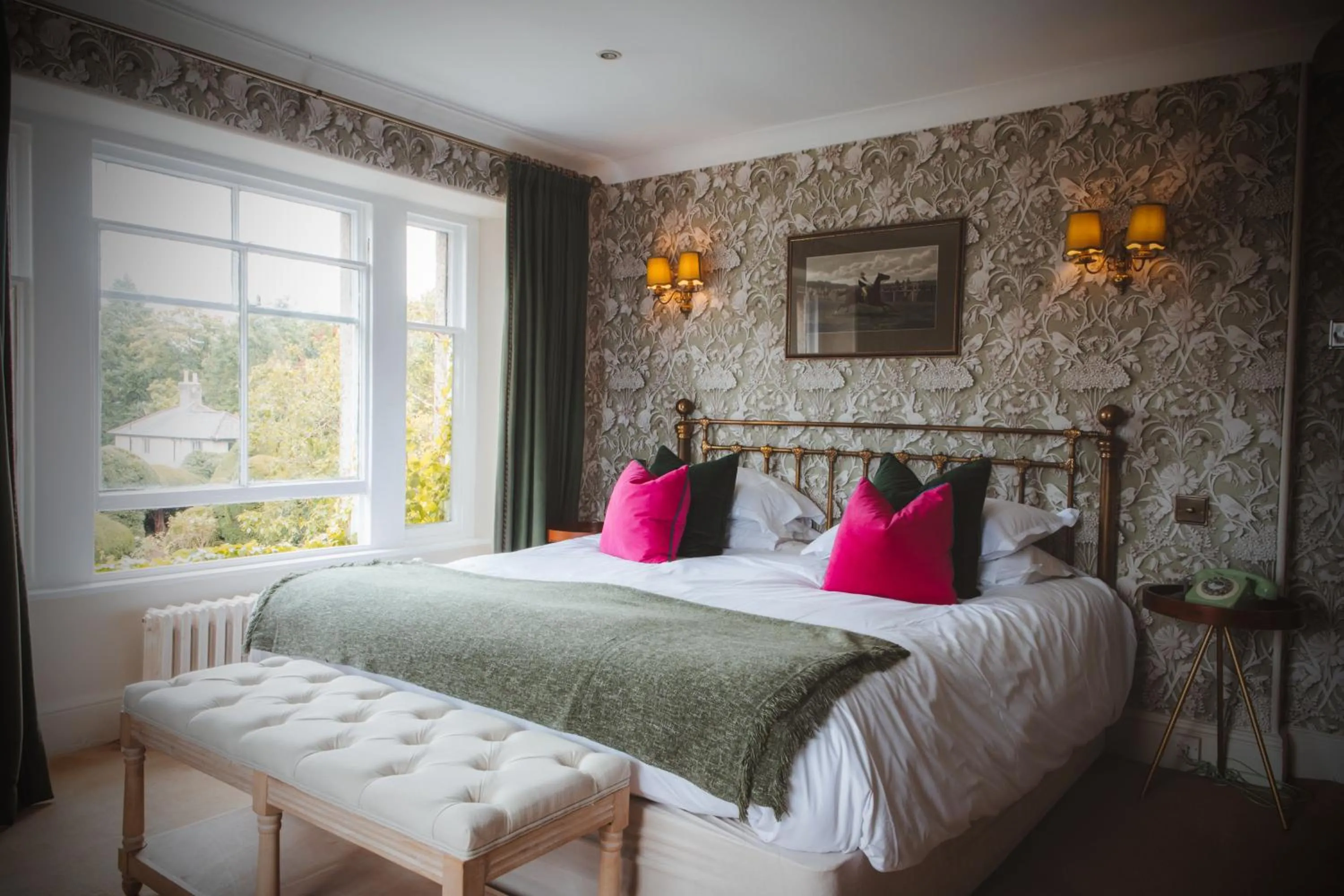 Bedroom, Bed in Burleigh Court Hotel