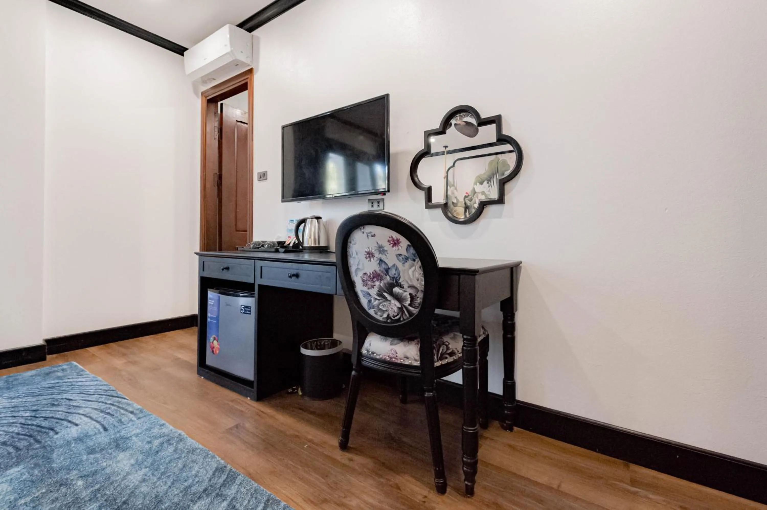 TV and multimedia in Cozy An Boutique Hotel Luangprabang