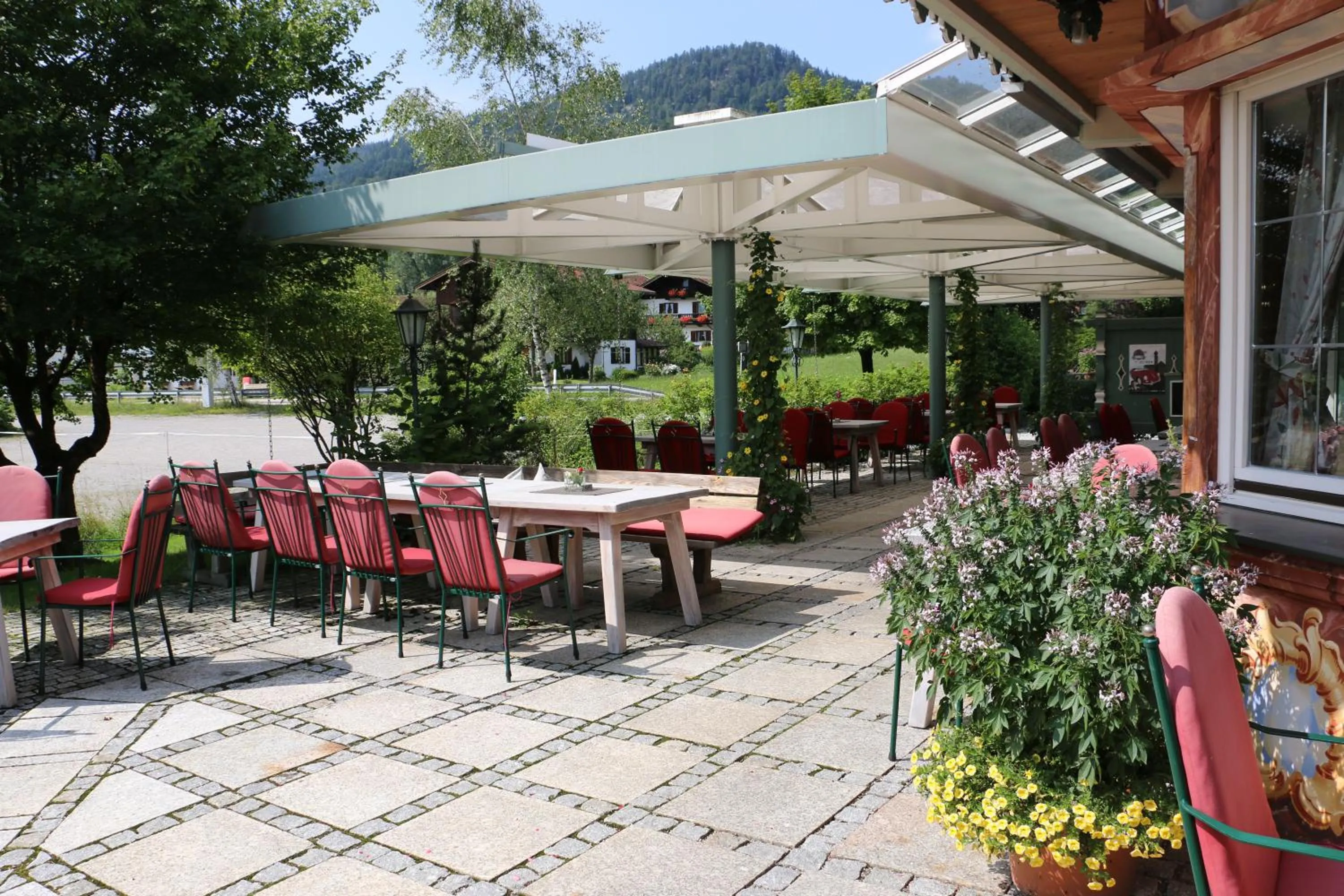 Dining area in DEVA Villa Mittermaier
