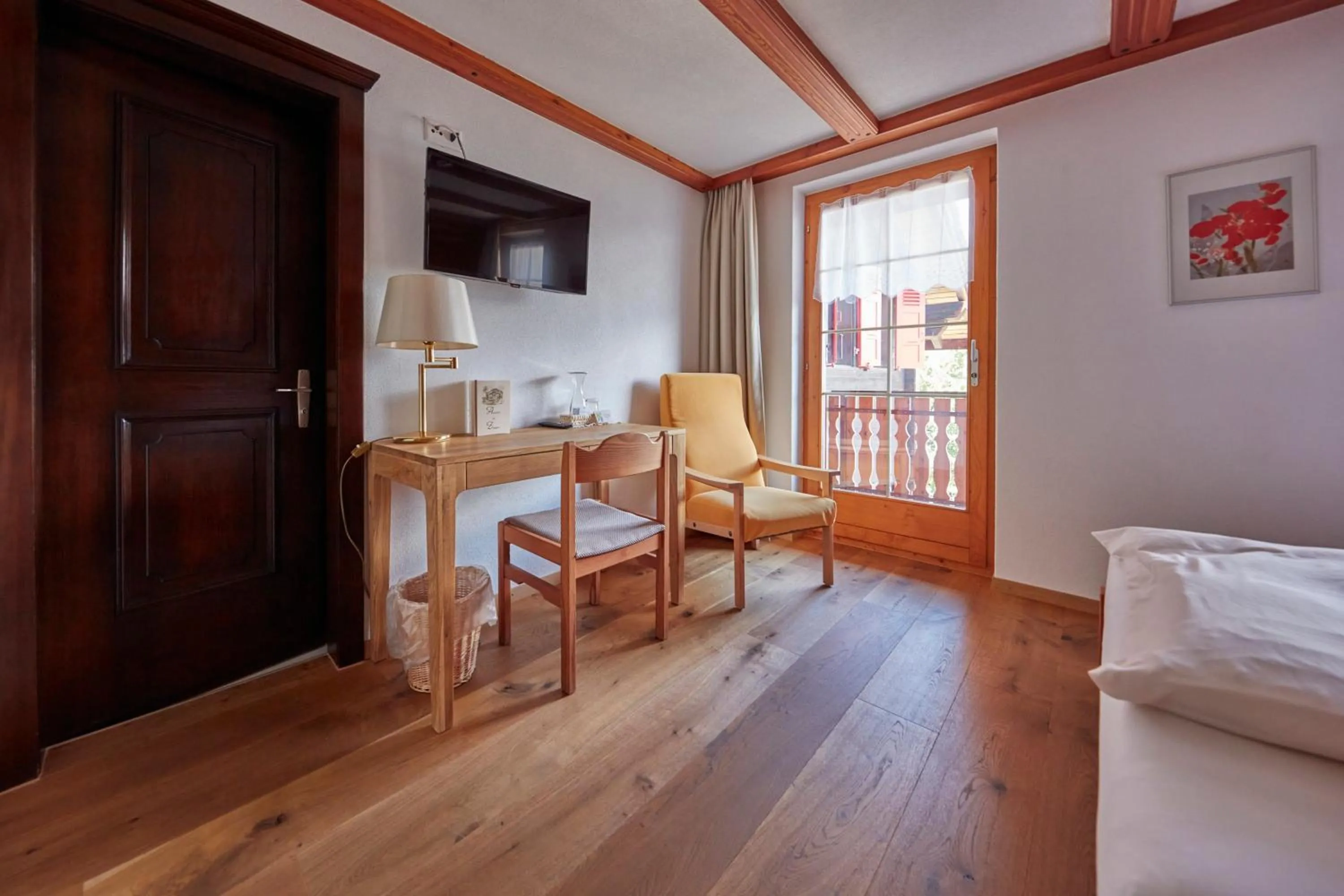 Photo of the whole room, Bed in Hotel Alpenblick