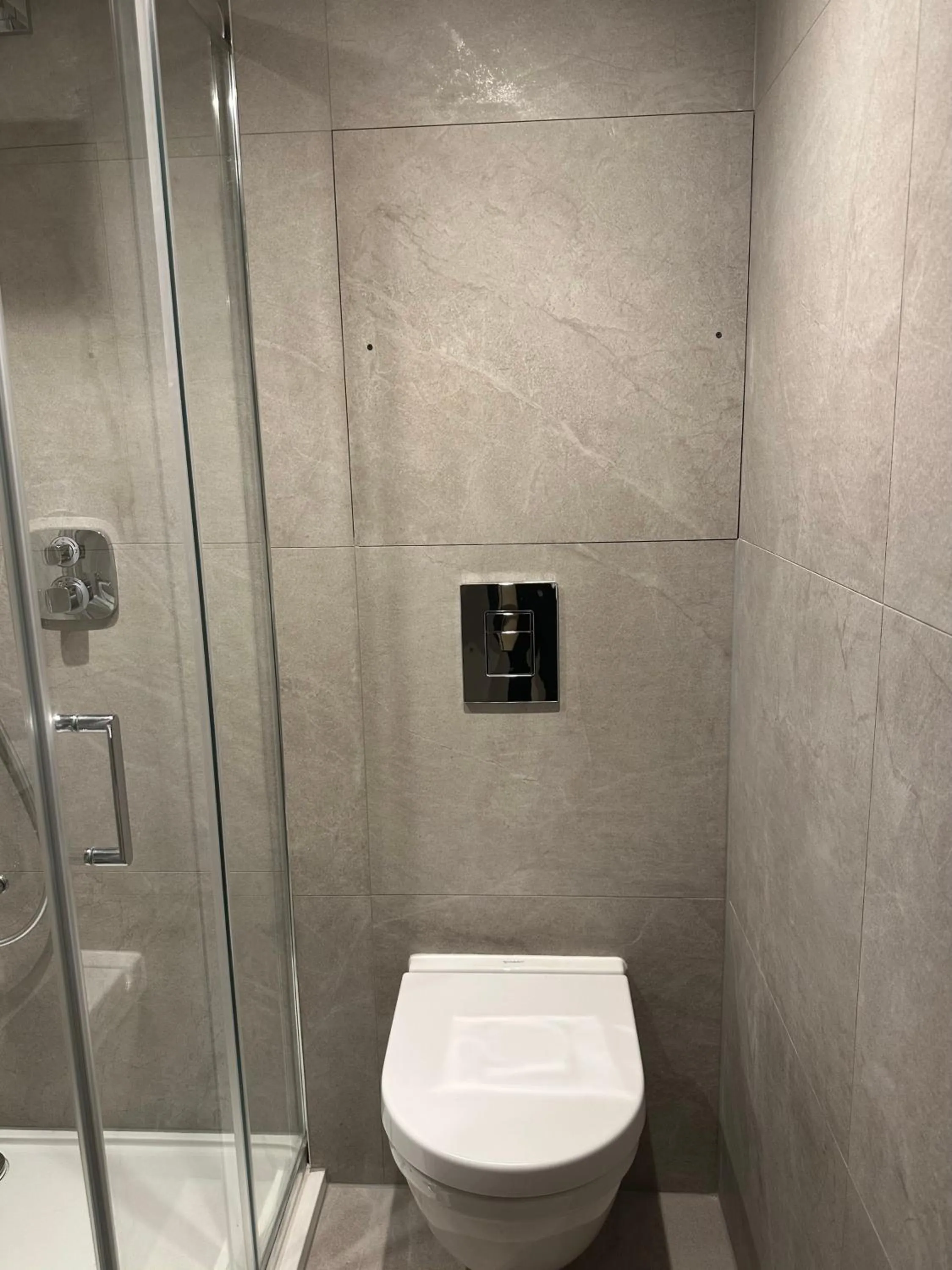 Bathroom in Mabledon Court Hotel