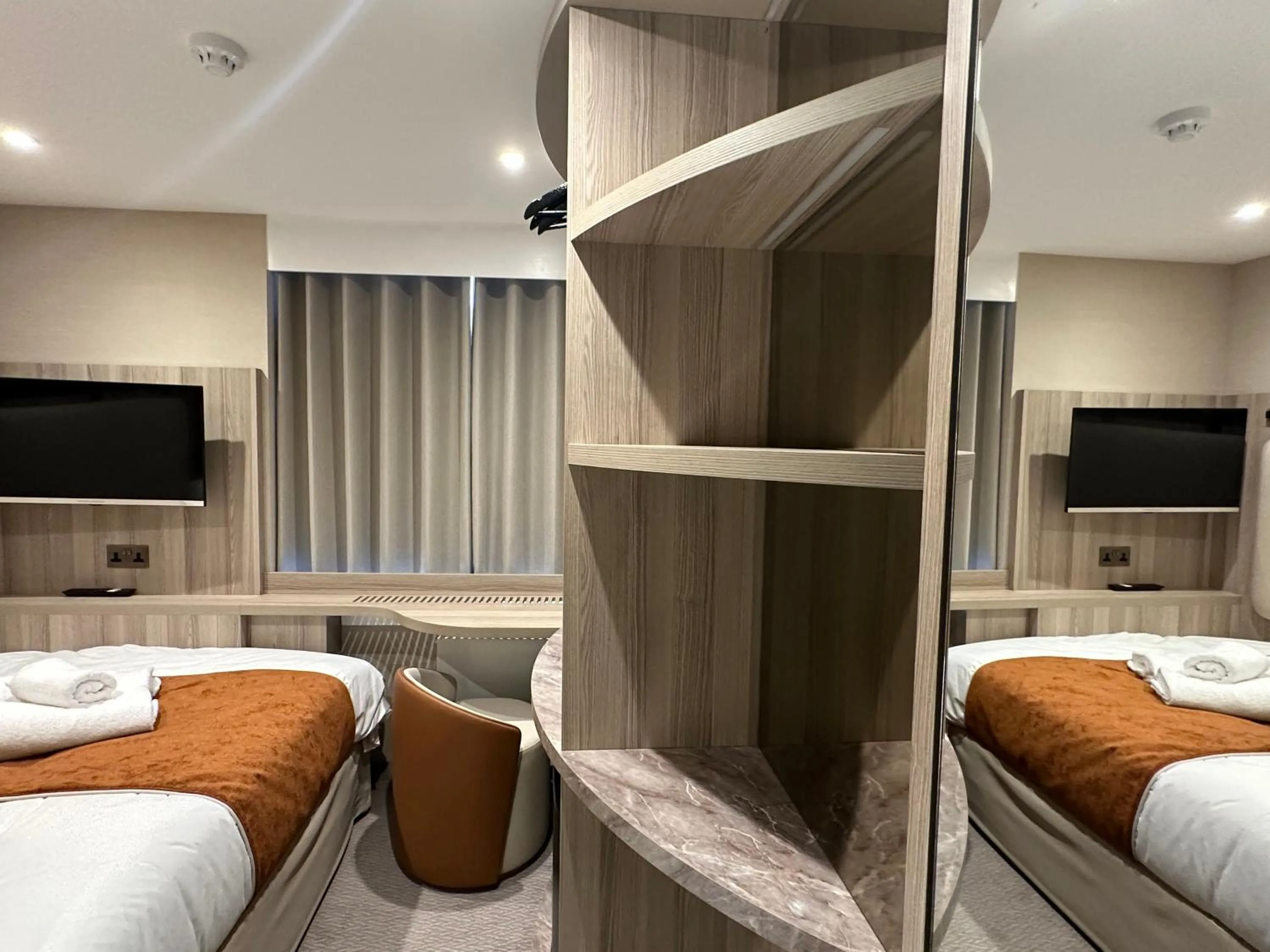 Bed in Mabledon Court Hotel