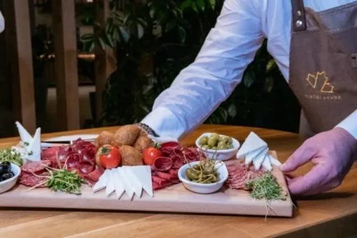 Restaurant/places to eat in Aparthotel Zlatni Javor