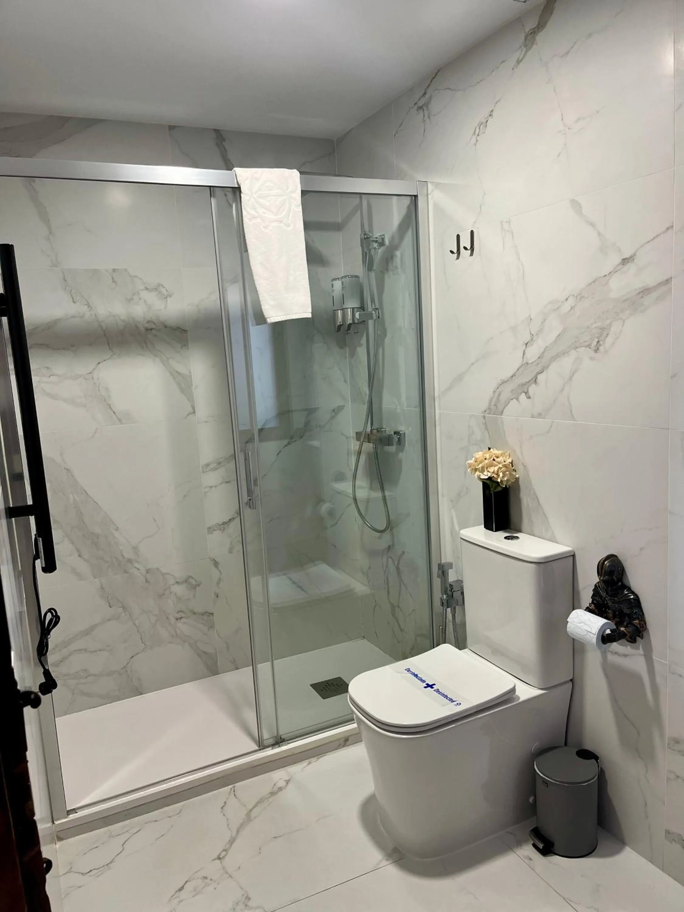 Bathroom in Casón De Los López Apartments