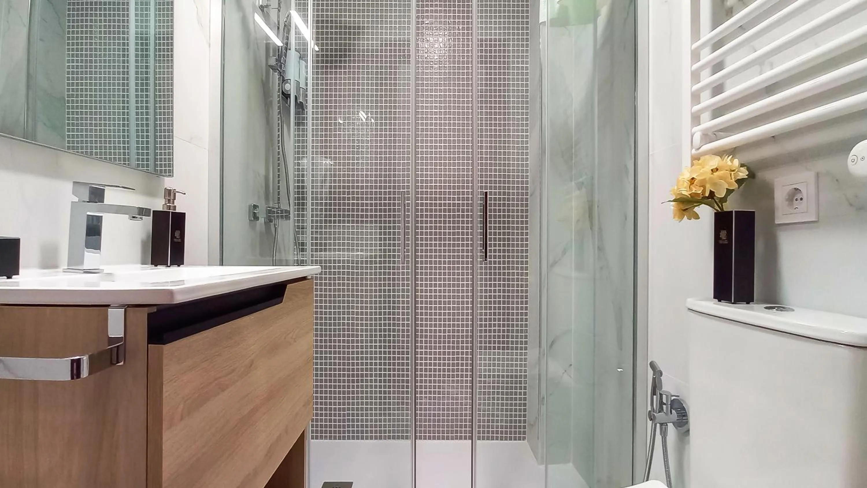 Shower in Casón De Los López Apartments