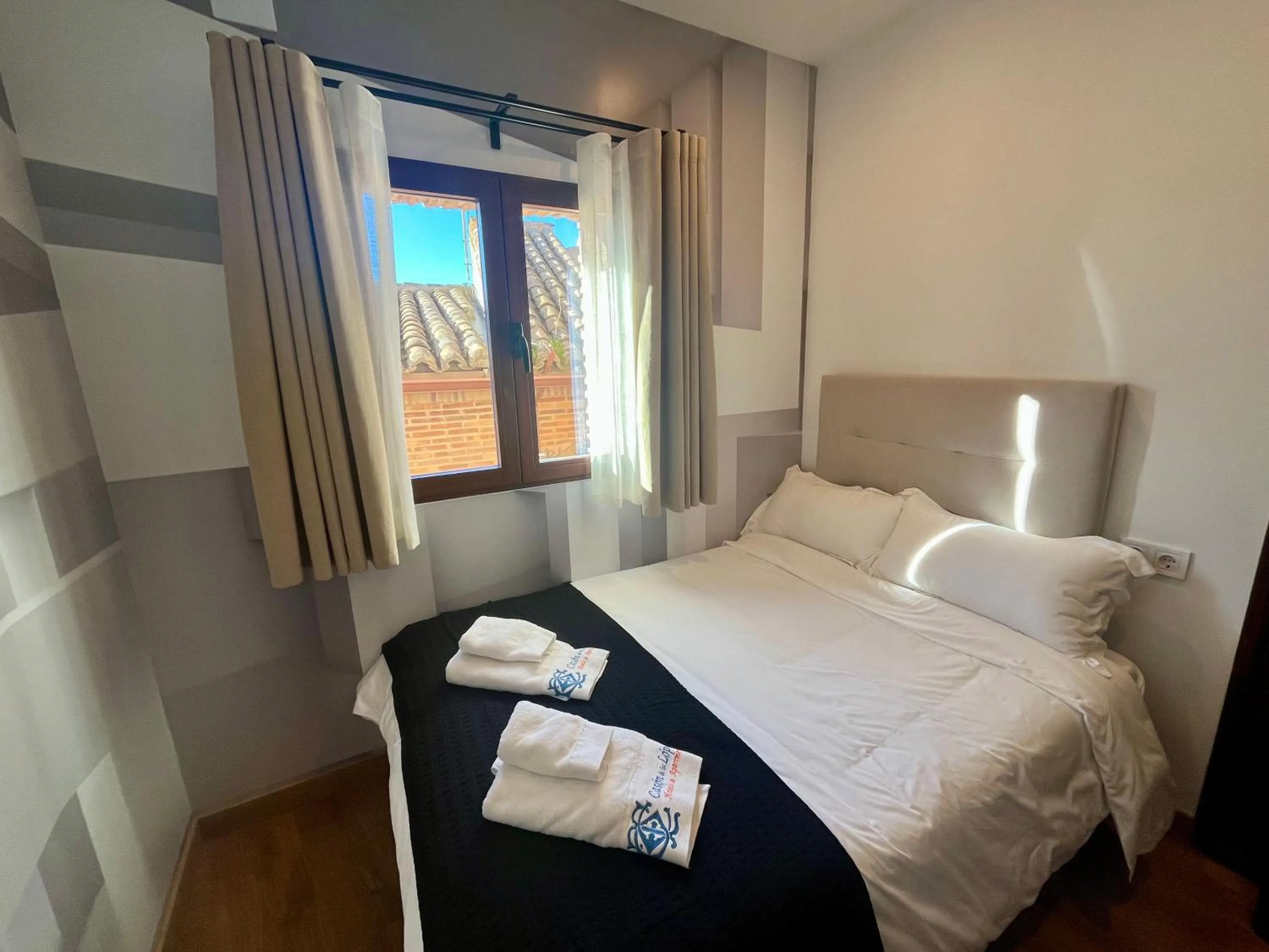 Bedroom, Bed in Casón De Los López Apartments