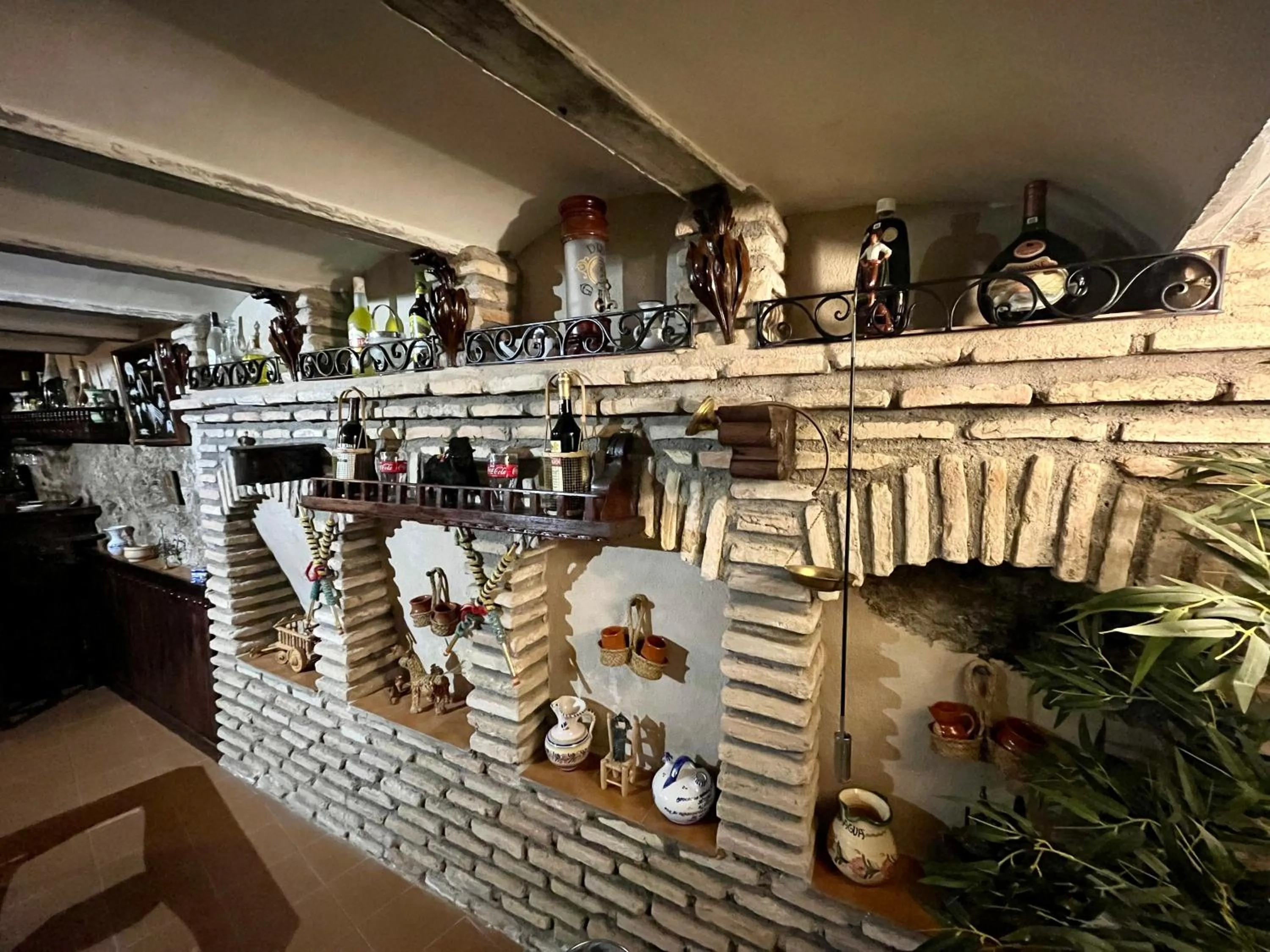 Nightclub / DJ in Casón De Los López Apartments