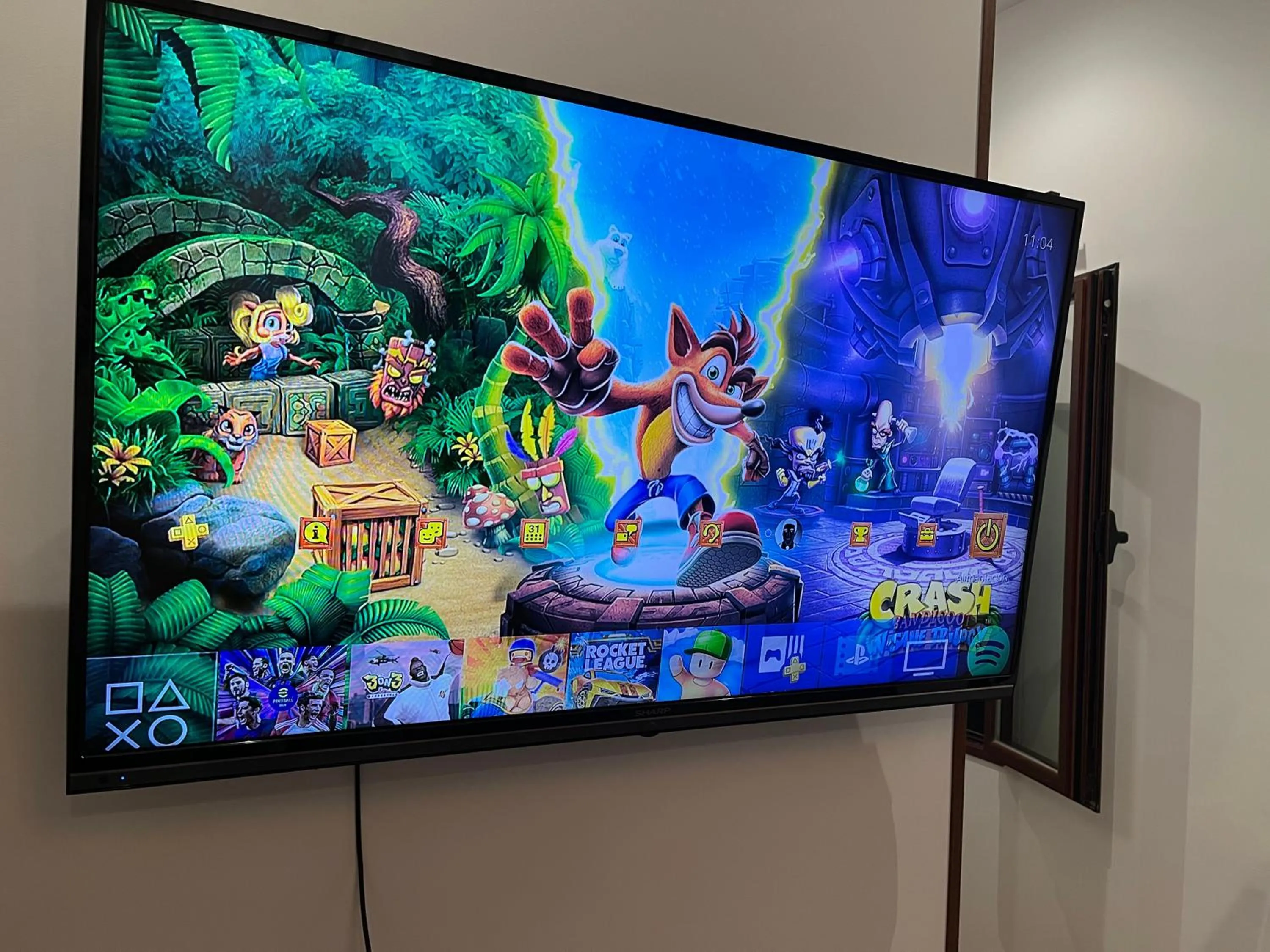 TV and multimedia in Casón De Los López Apartments