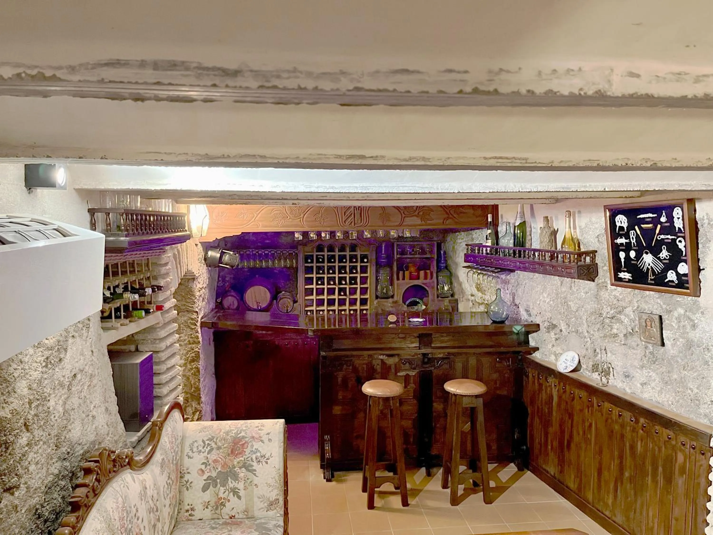 Nightclub / DJ in Casón De Los López Apartments