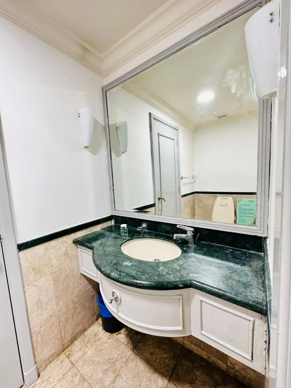 Bathroom in KL COZY GOLD SUITE At TIMES SQUARE