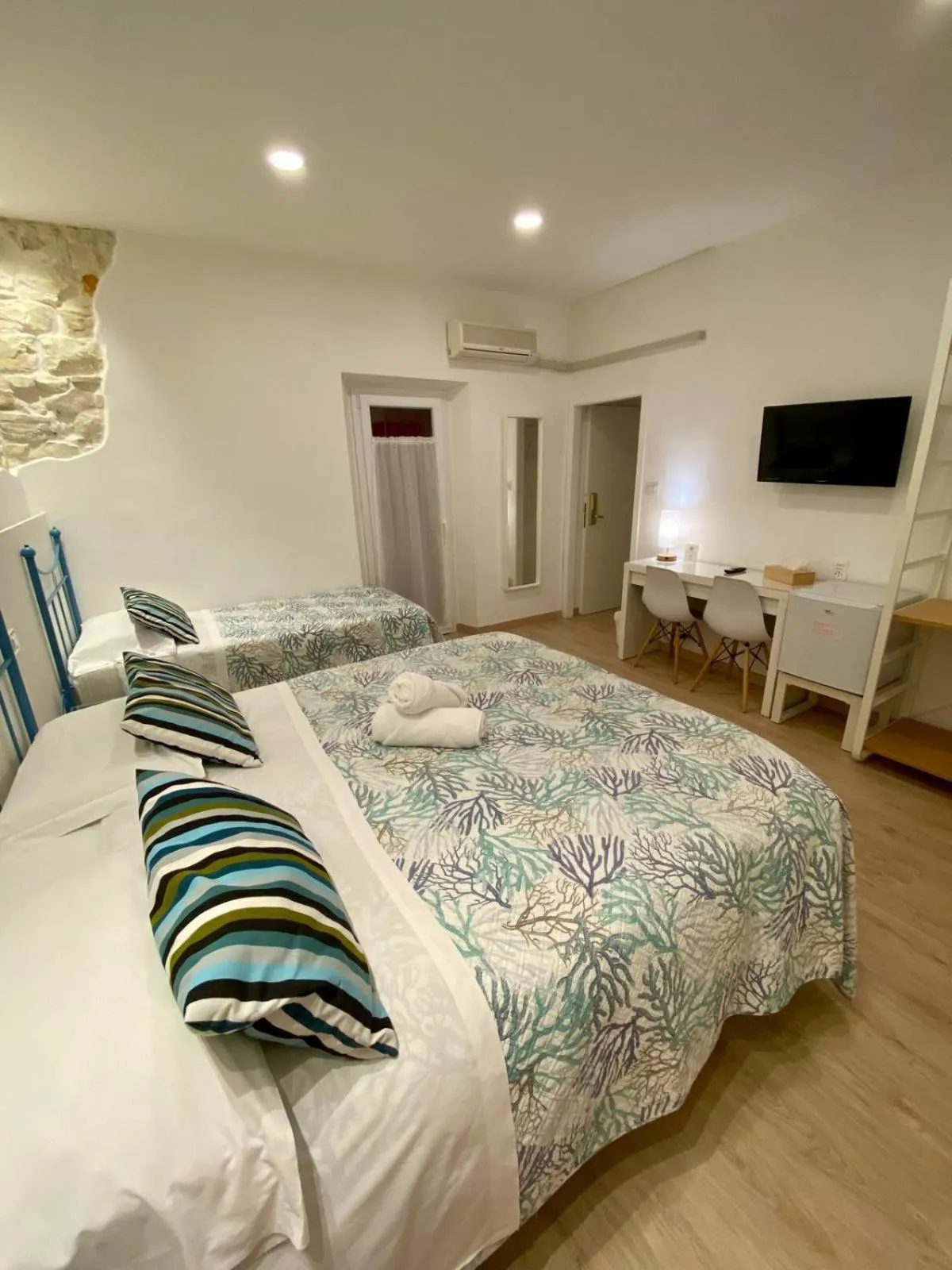 Bedroom, Bed in Zimmer Camere