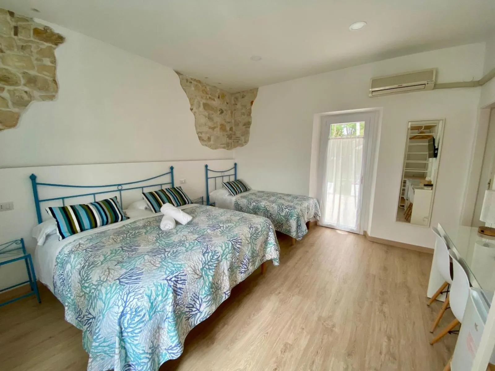 Bedroom, Bed in Zimmer Camere