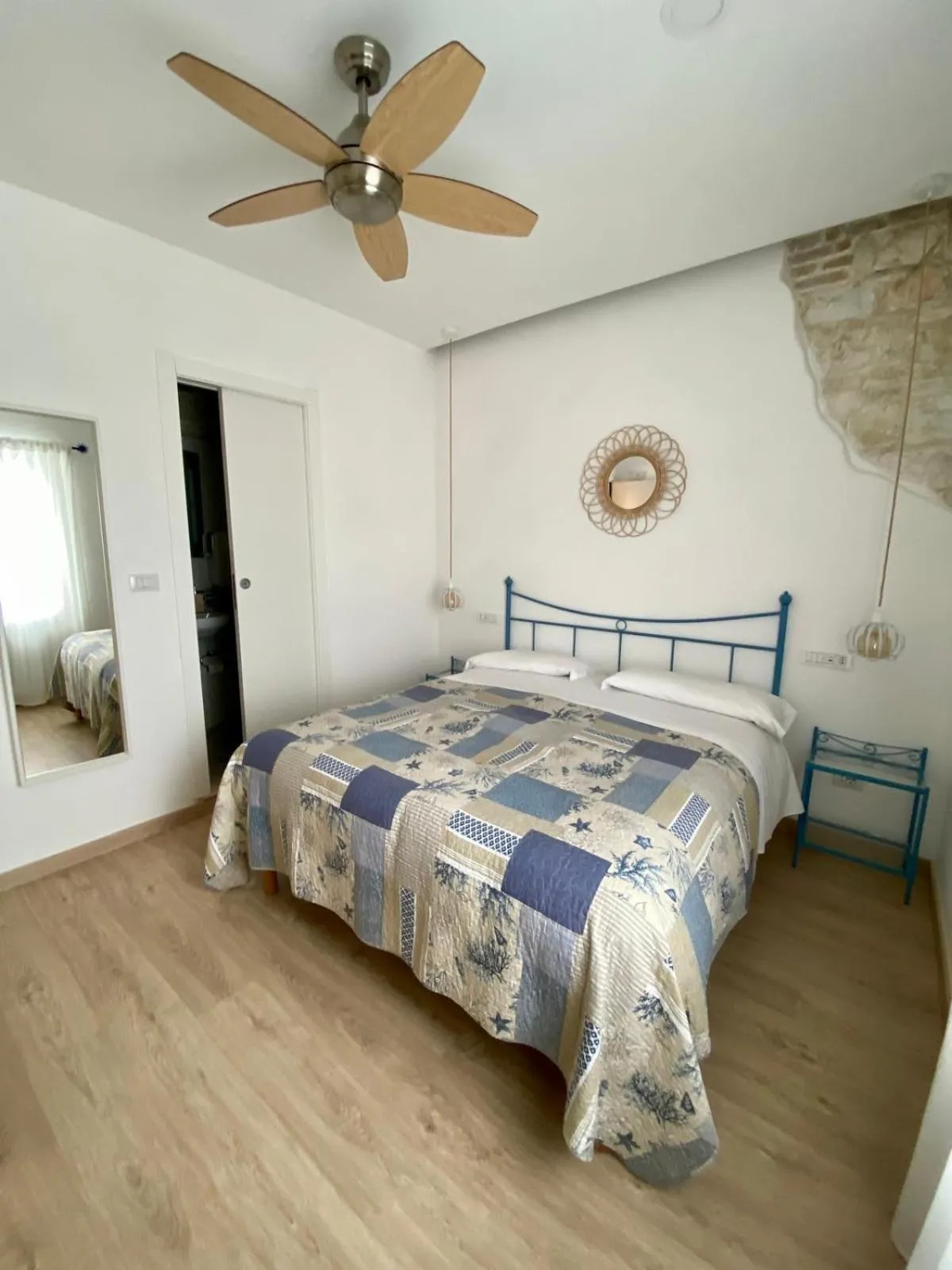 Bedroom, Bed in Zimmer Camere