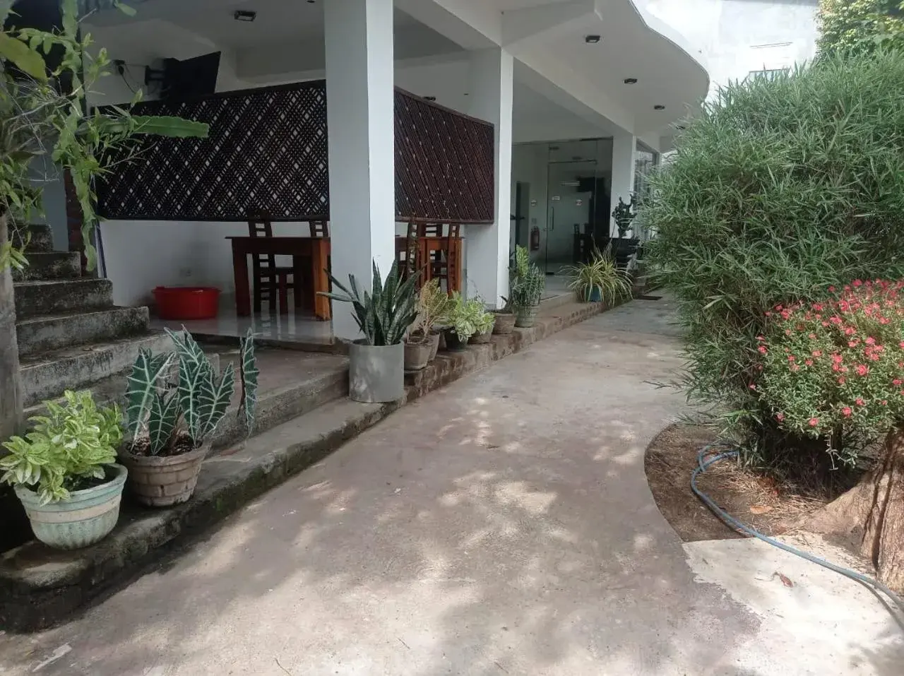 Senanayaka Holiday Inn Senanayaka Holiday Inn