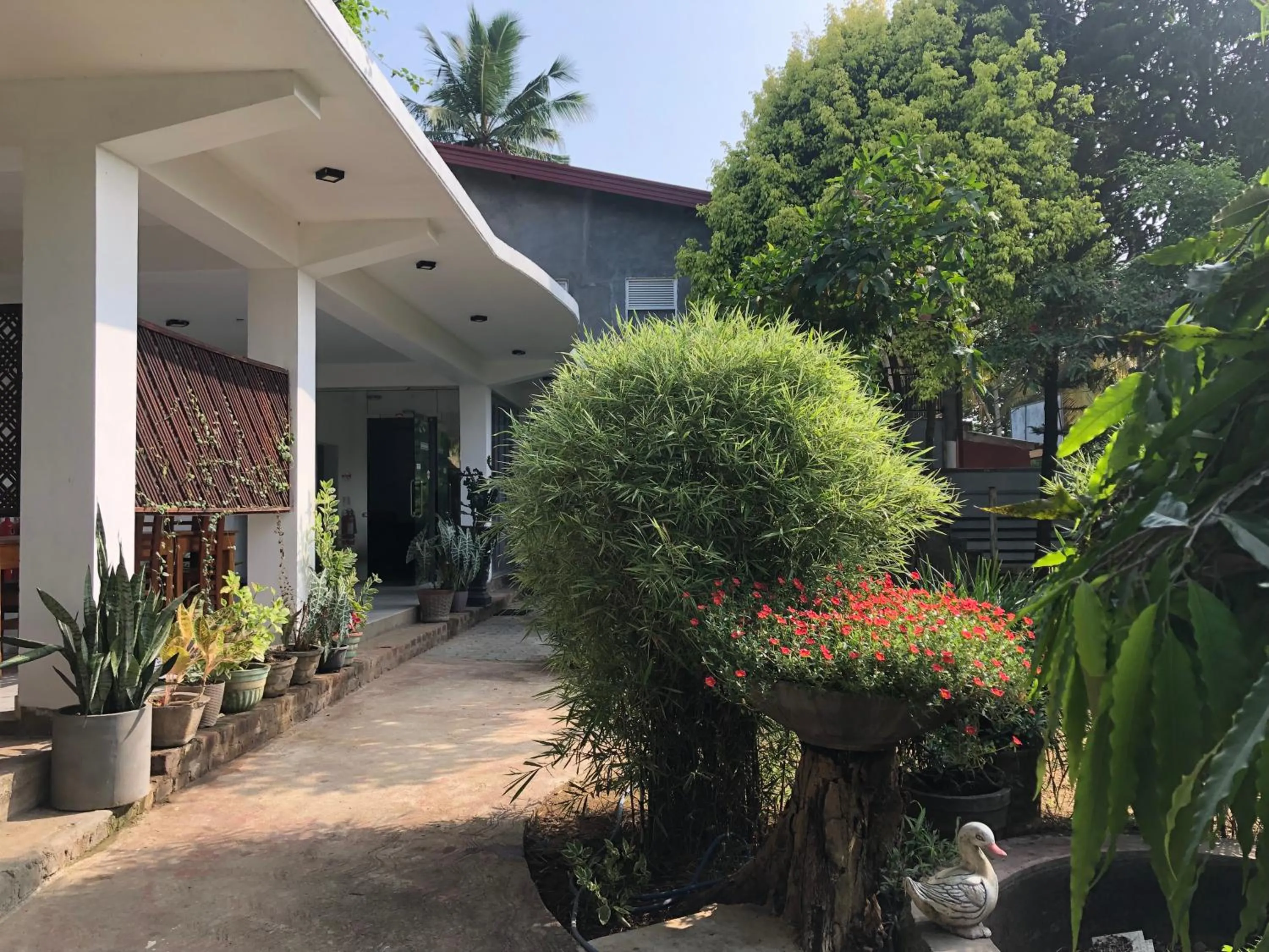 Senanayaka Holiday Inn