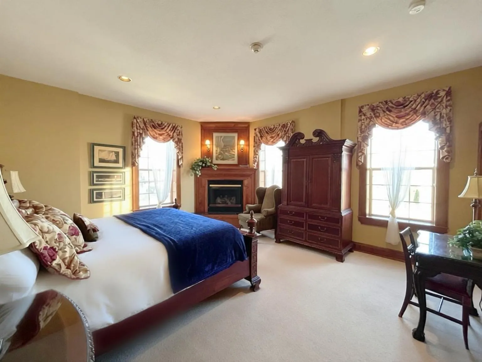 Bed in The Port Hotel