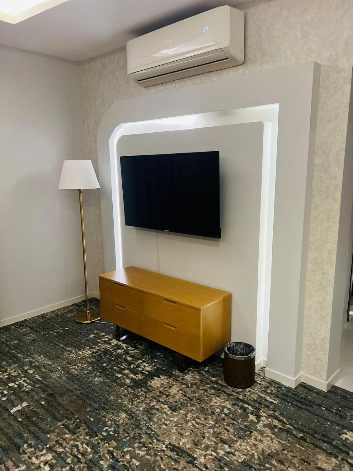 TV and multimedia in Skoop Hotel Jeddah