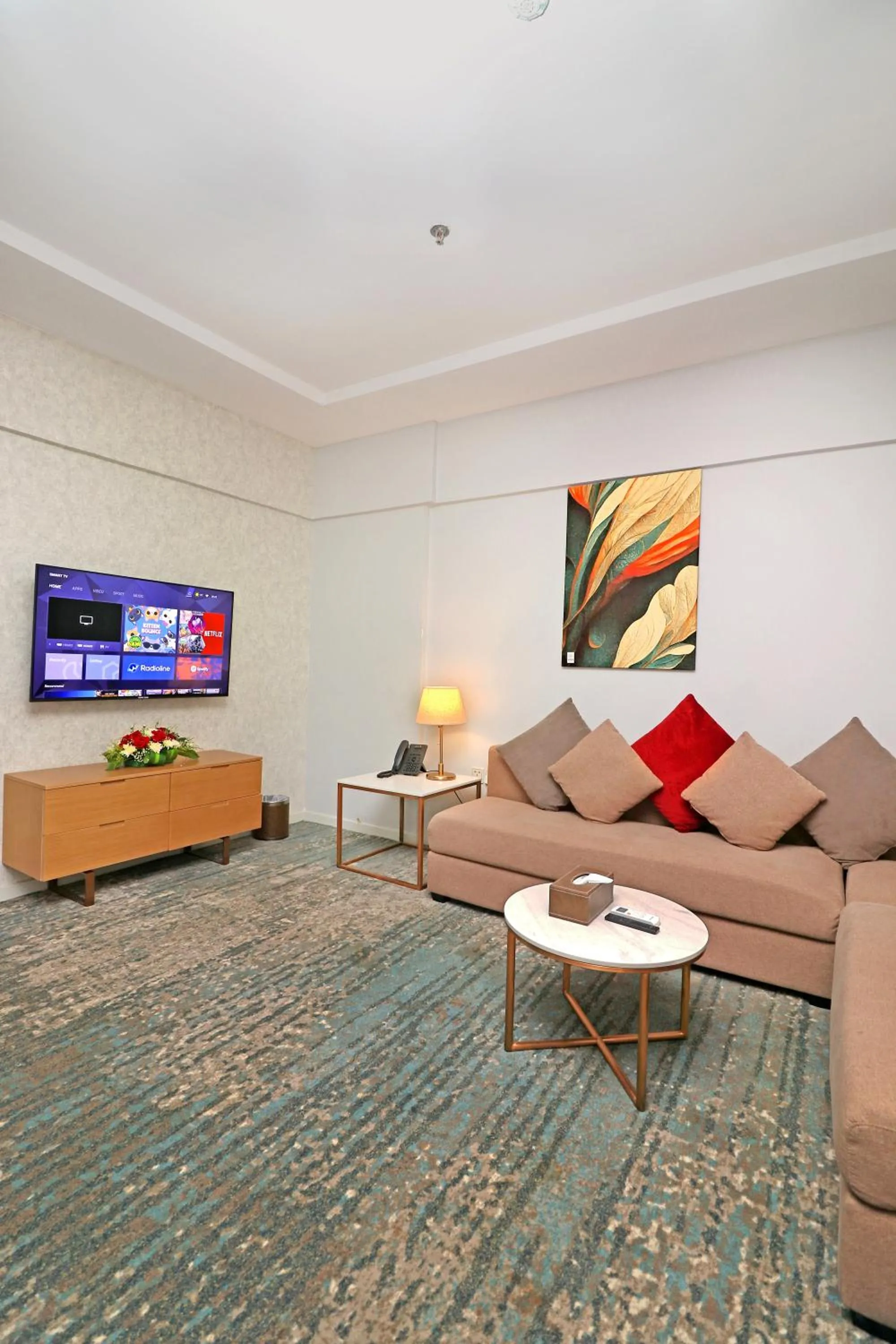 Communal lounge/ TV room in Skoop Hotel Jeddah