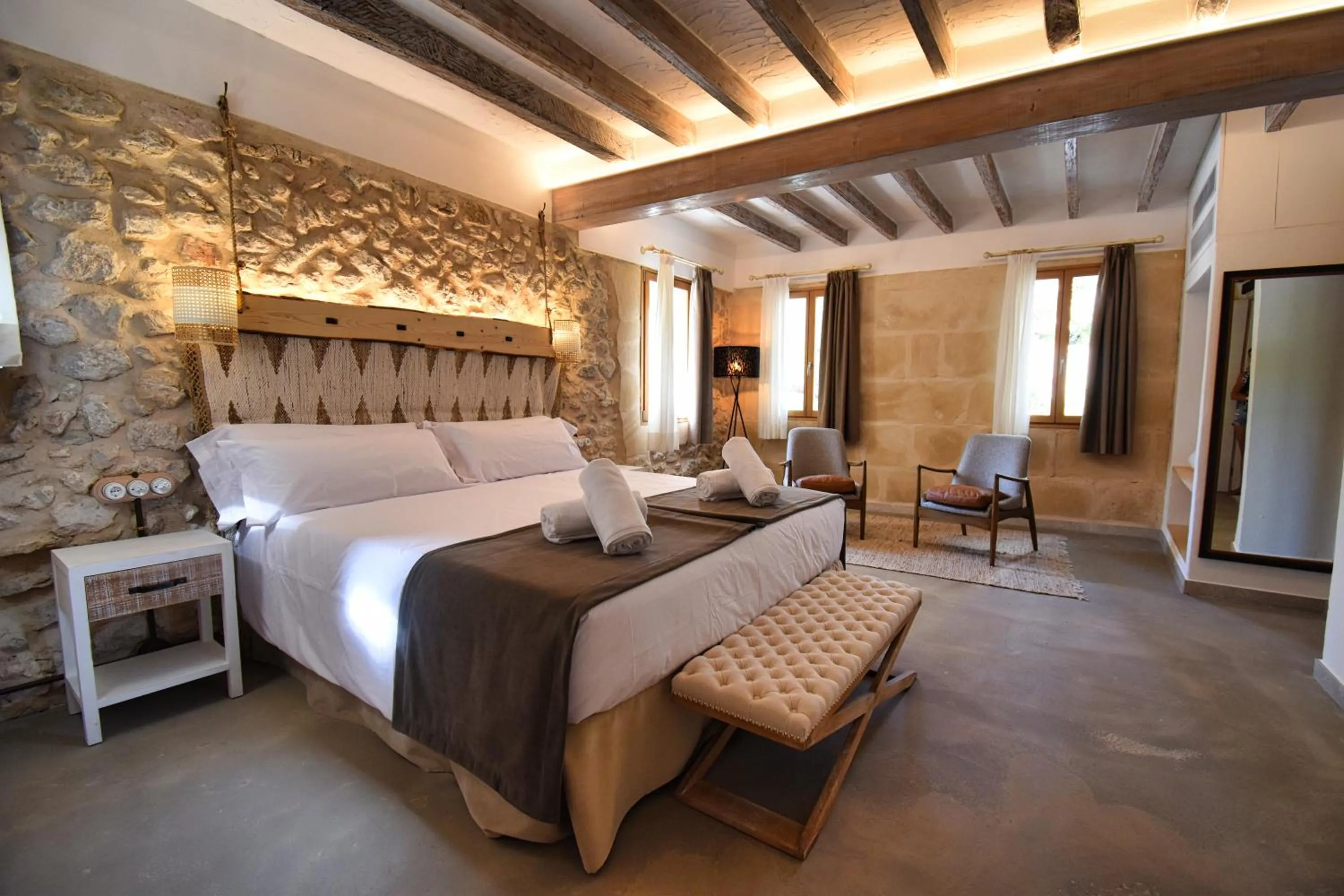 Photo of the whole room, Bed in Calvario Plaza Hotel