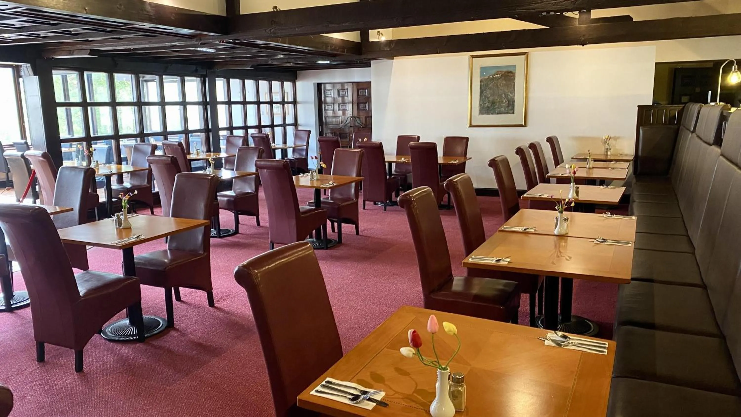 Restaurant/places to eat in Europa Gatwick Hotel & Spa