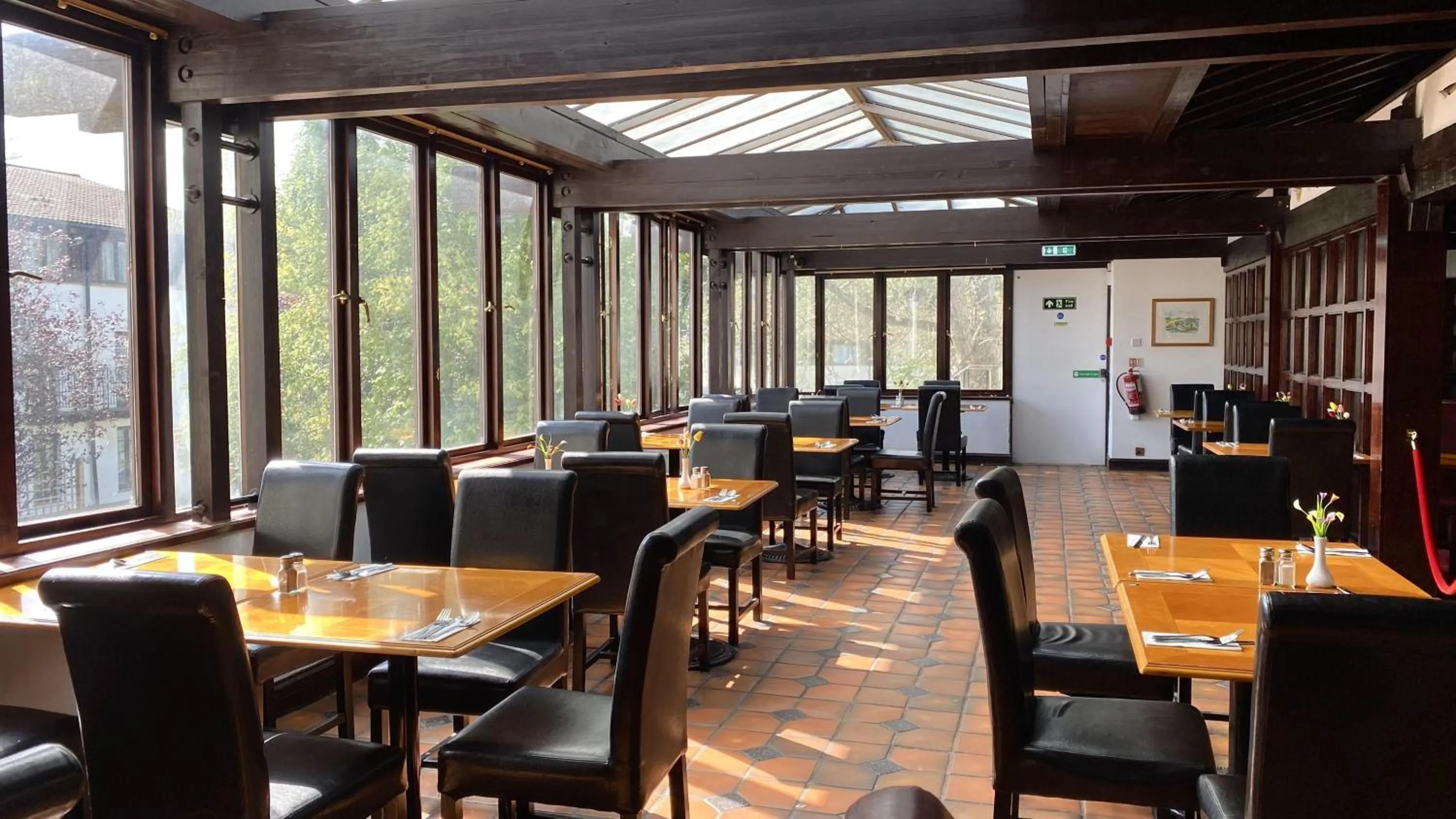 Restaurant/places to eat in Europa Gatwick Hotel & Spa