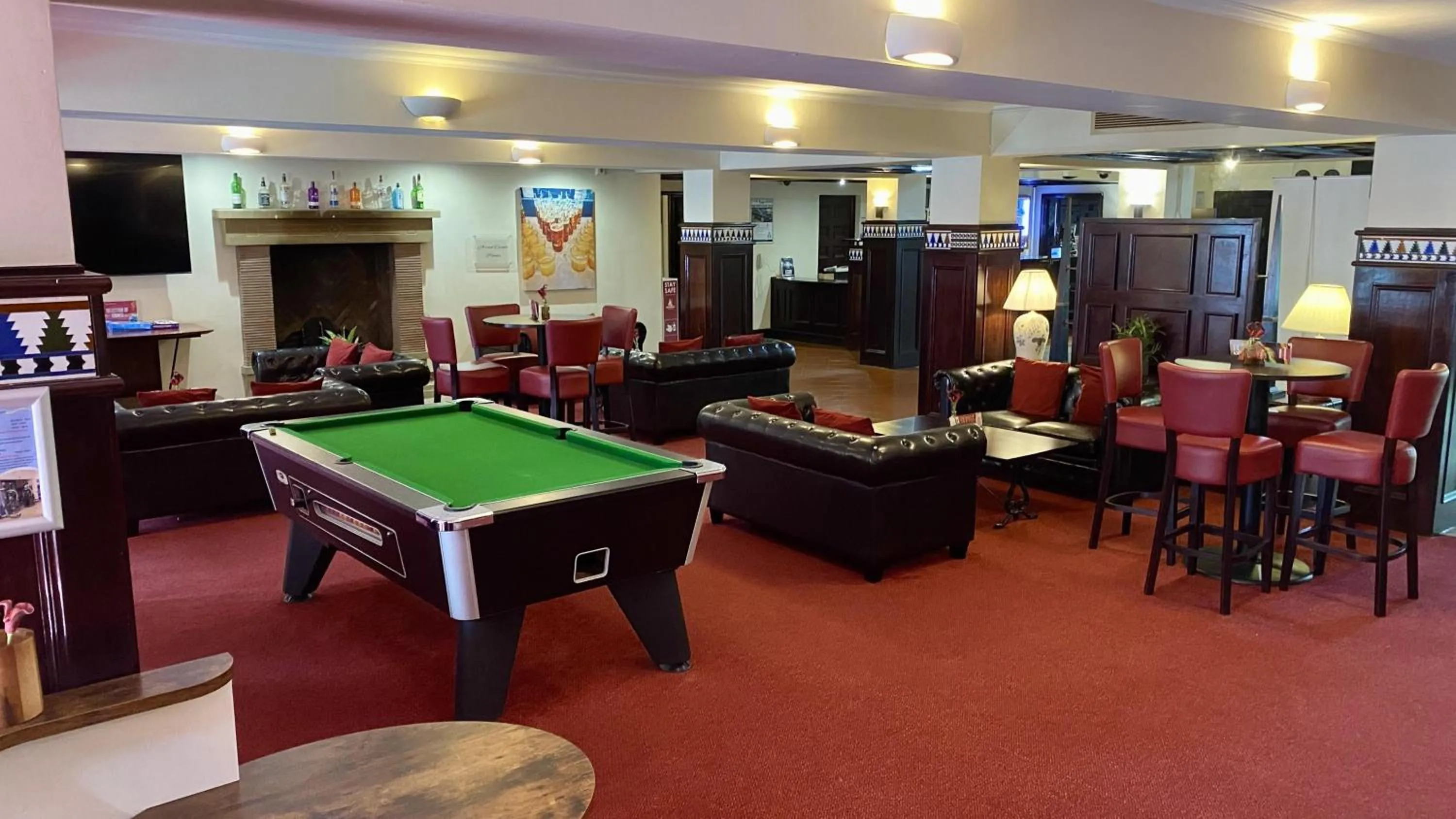 Communal lounge/ TV room in Europa Gatwick Hotel & Spa