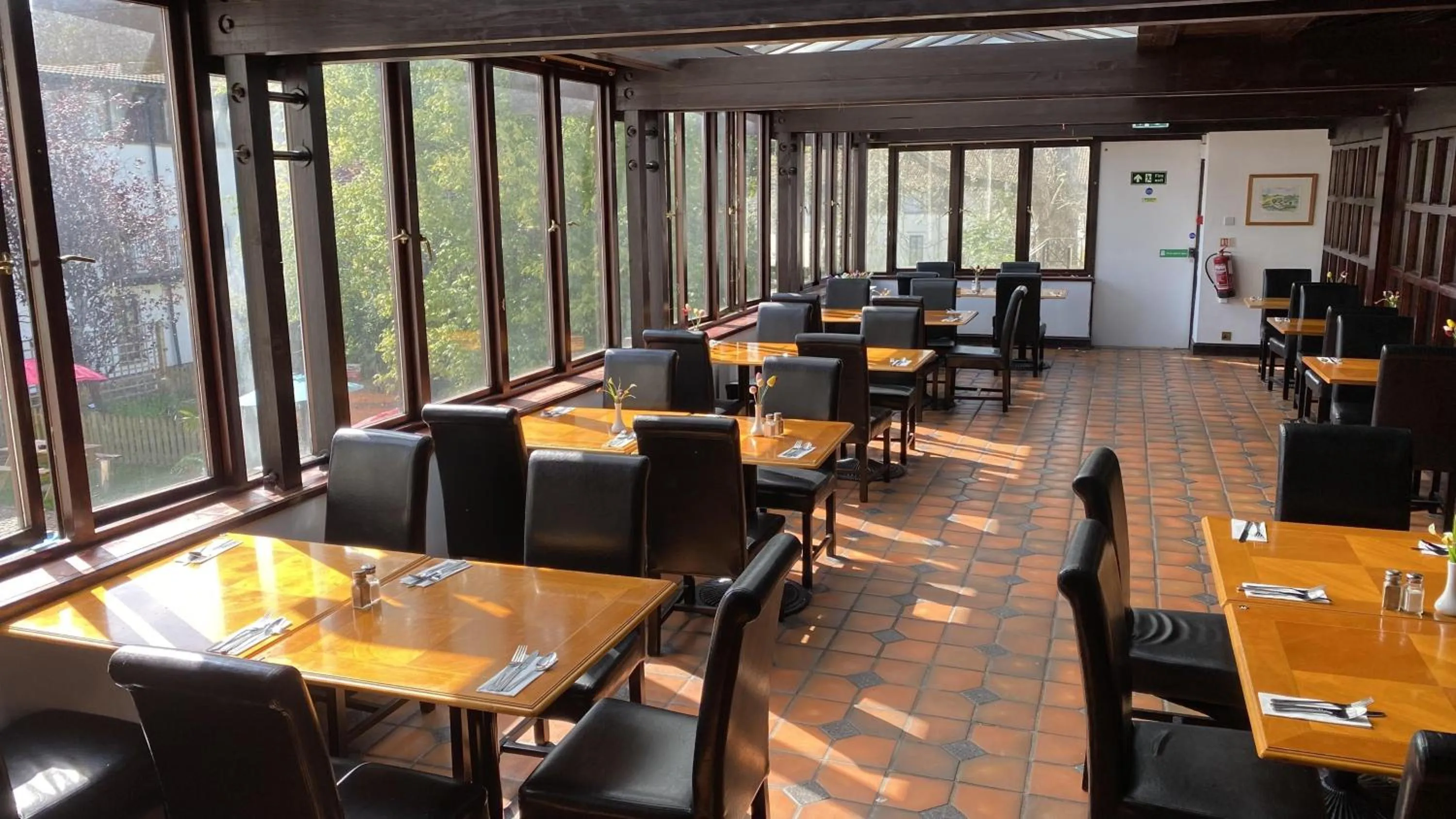 Restaurant/places to eat in Europa Gatwick Hotel & Spa