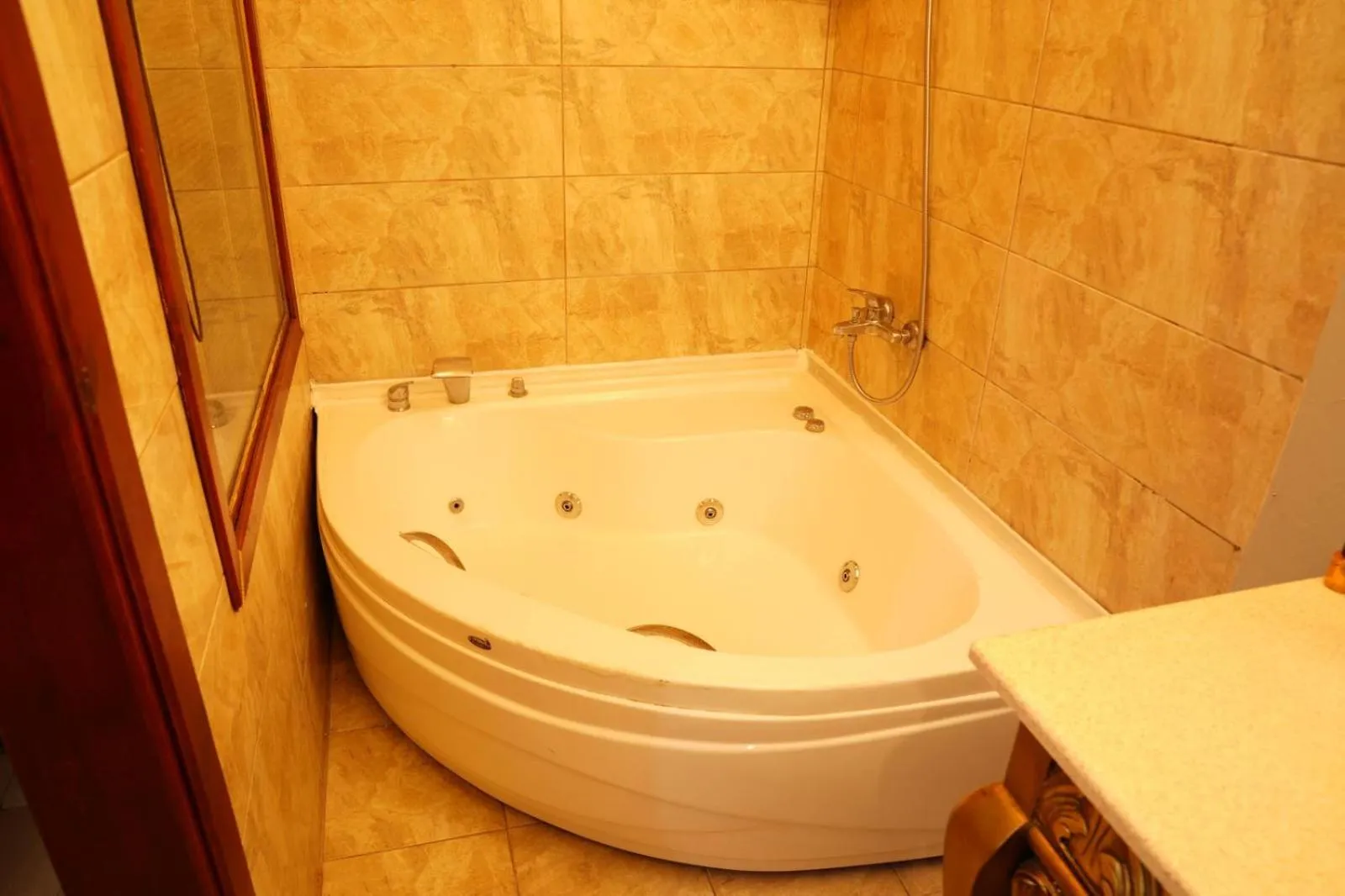 Hot Tub in BUTTERFLY BOUTIQUE HOTEL AĞVA