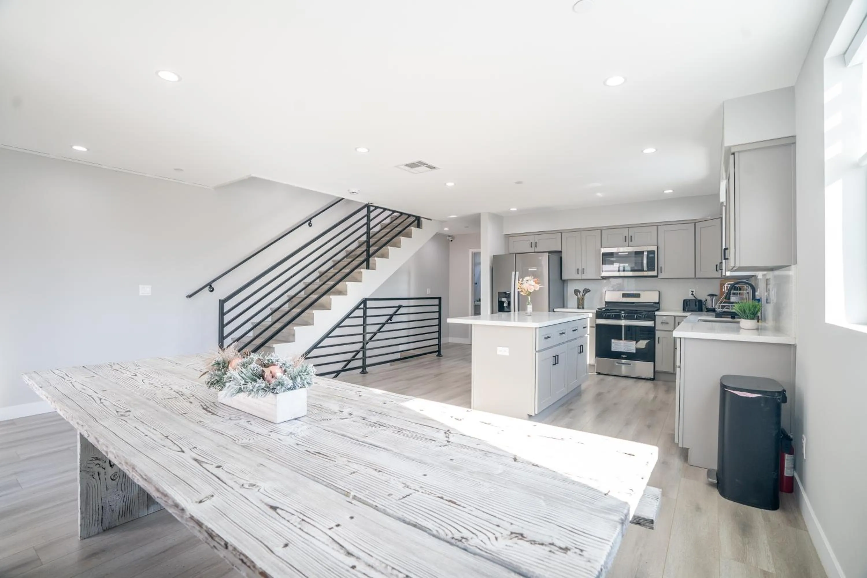 Kitchen or kitchenette in Normandie Hostel