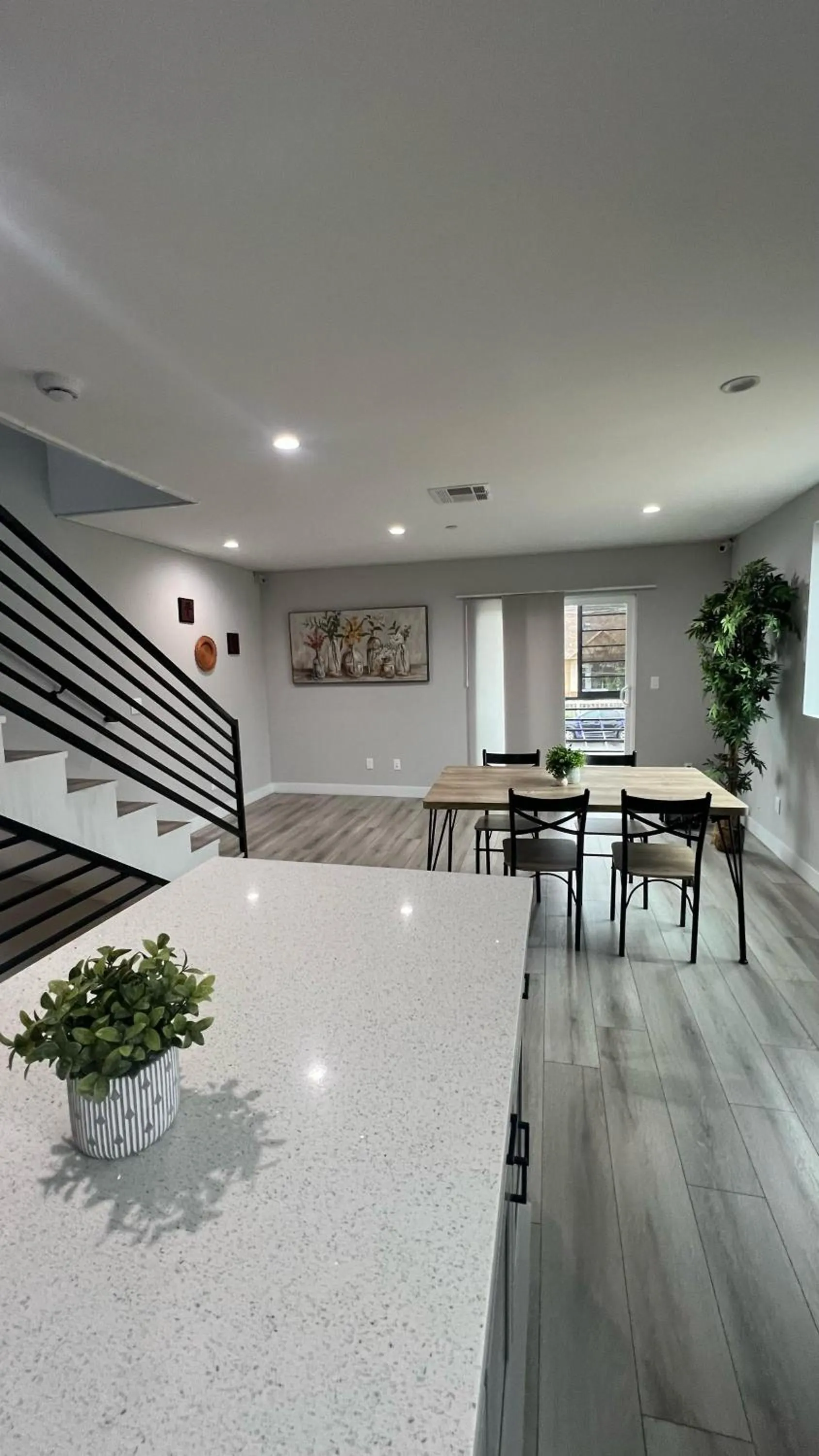 Kitchen or kitchenette in Normandie Hostel