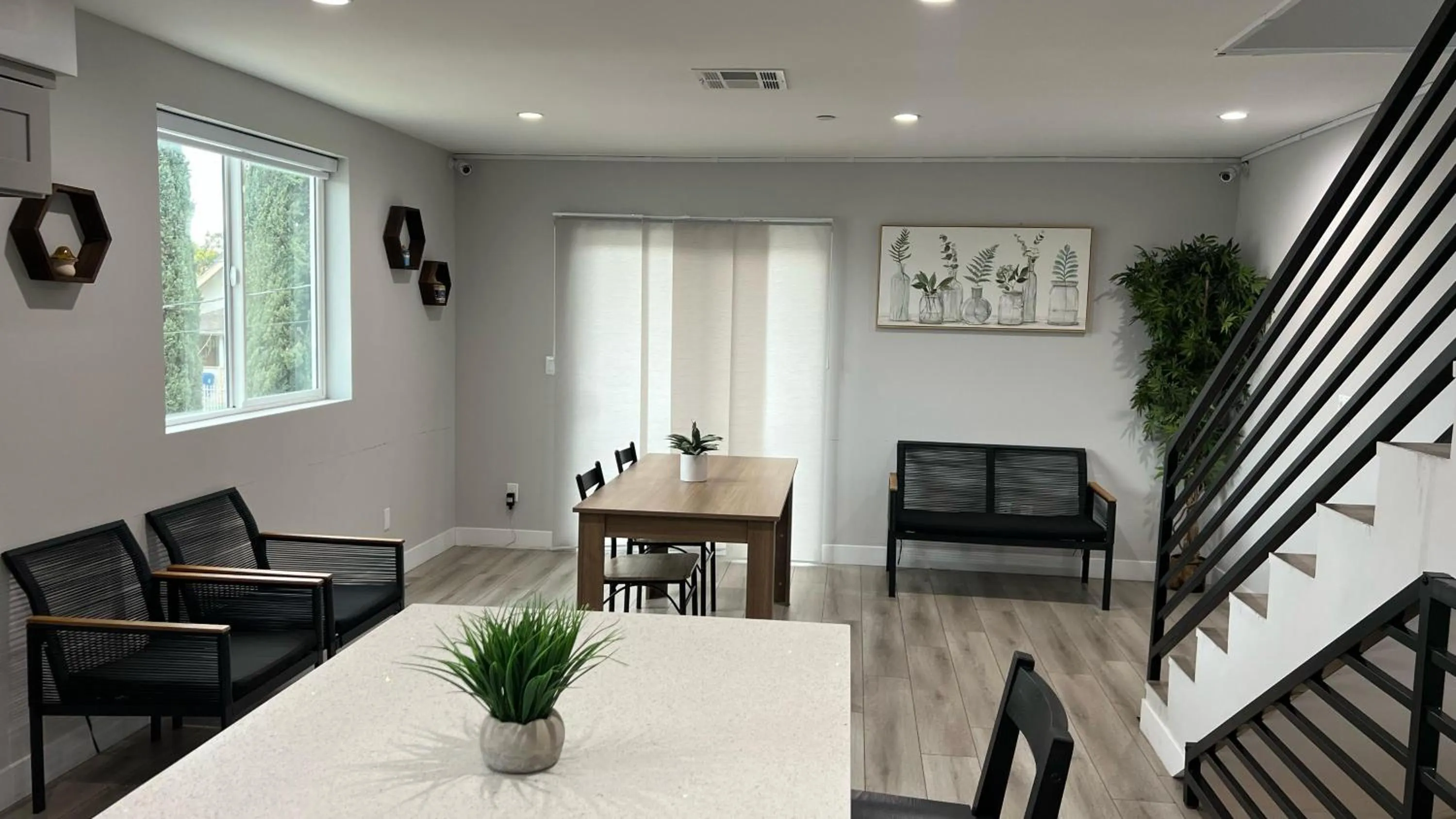 Kitchen or kitchenette in Normandie Hostel