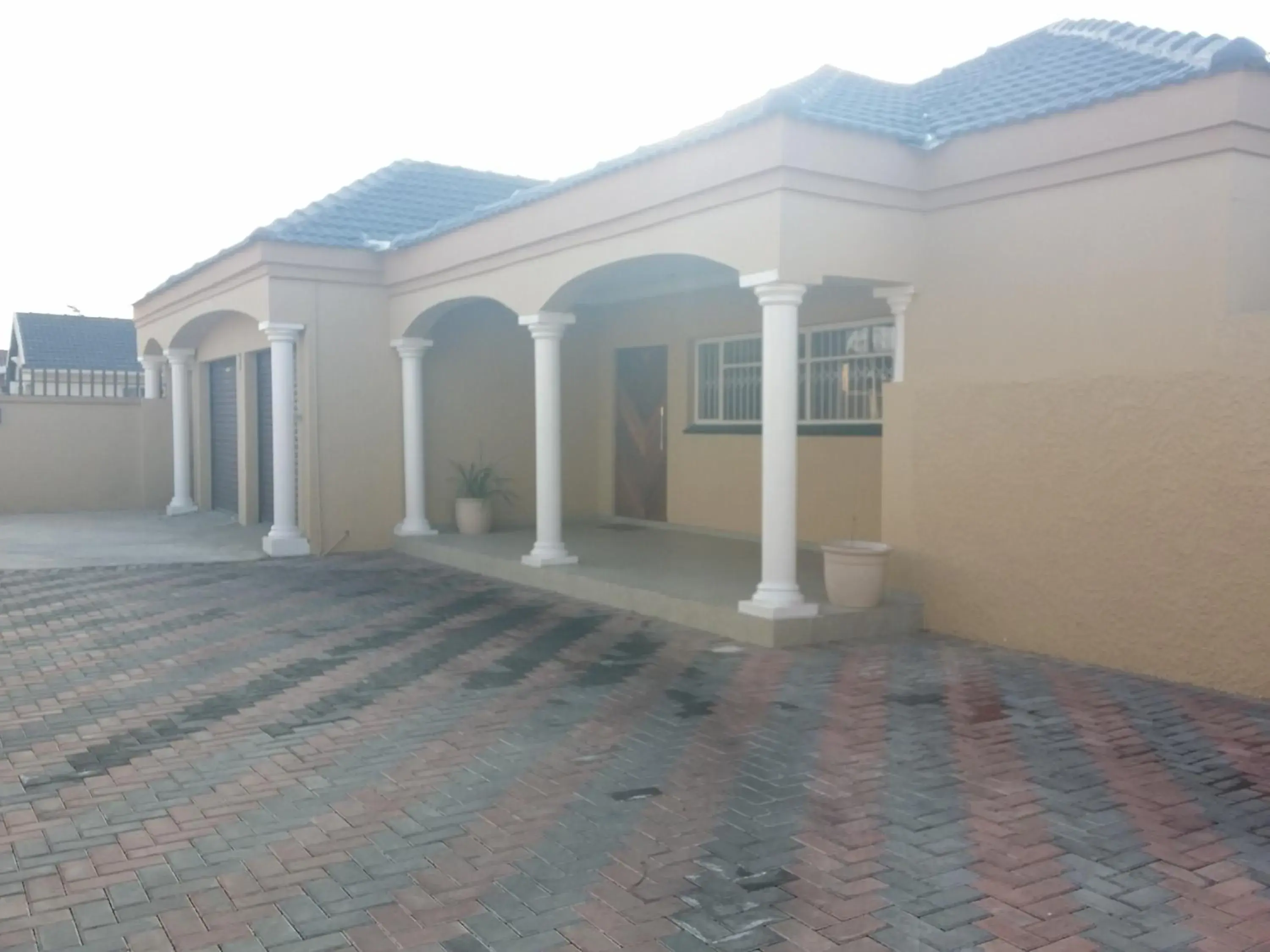 Facade/entrance in Alicia's B&B Facade/entrance in Alicia's B&B