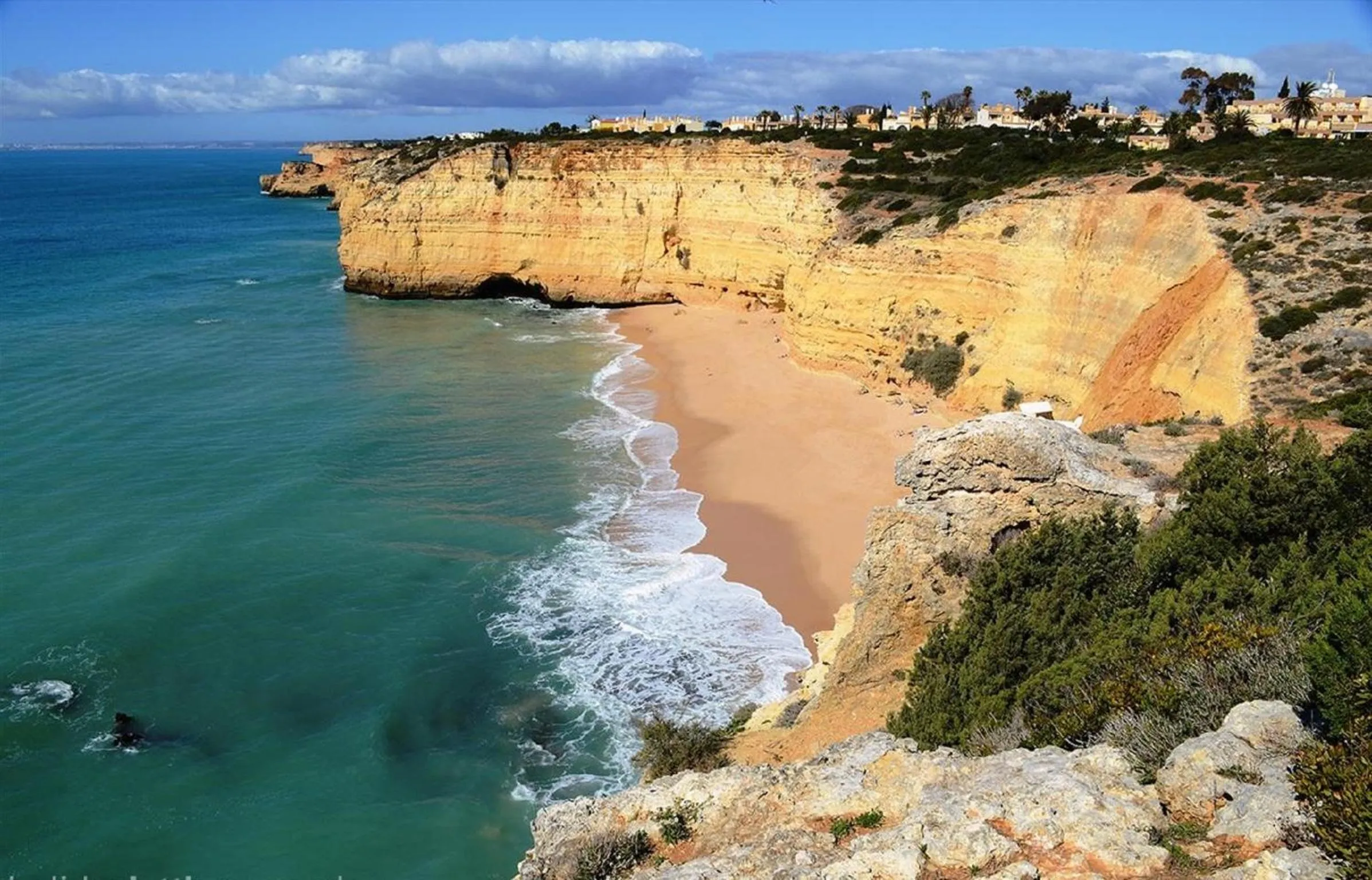 Beach in Algarpraia