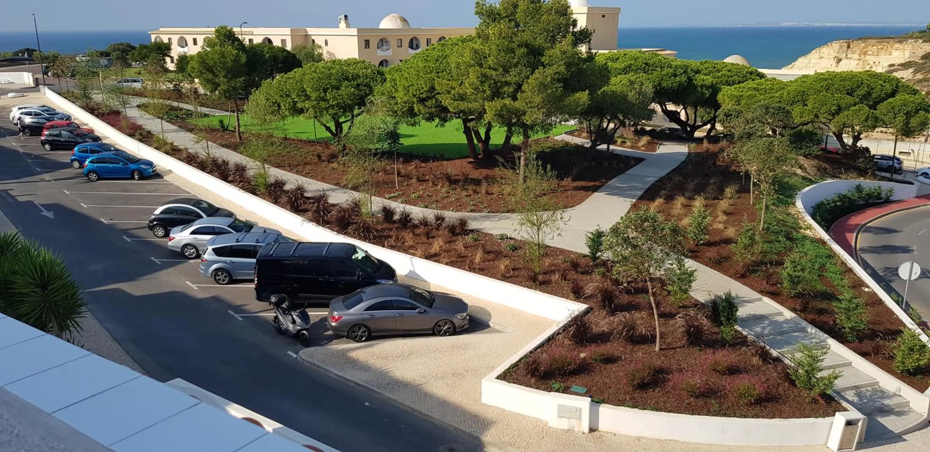 Garden view in Algarpraia