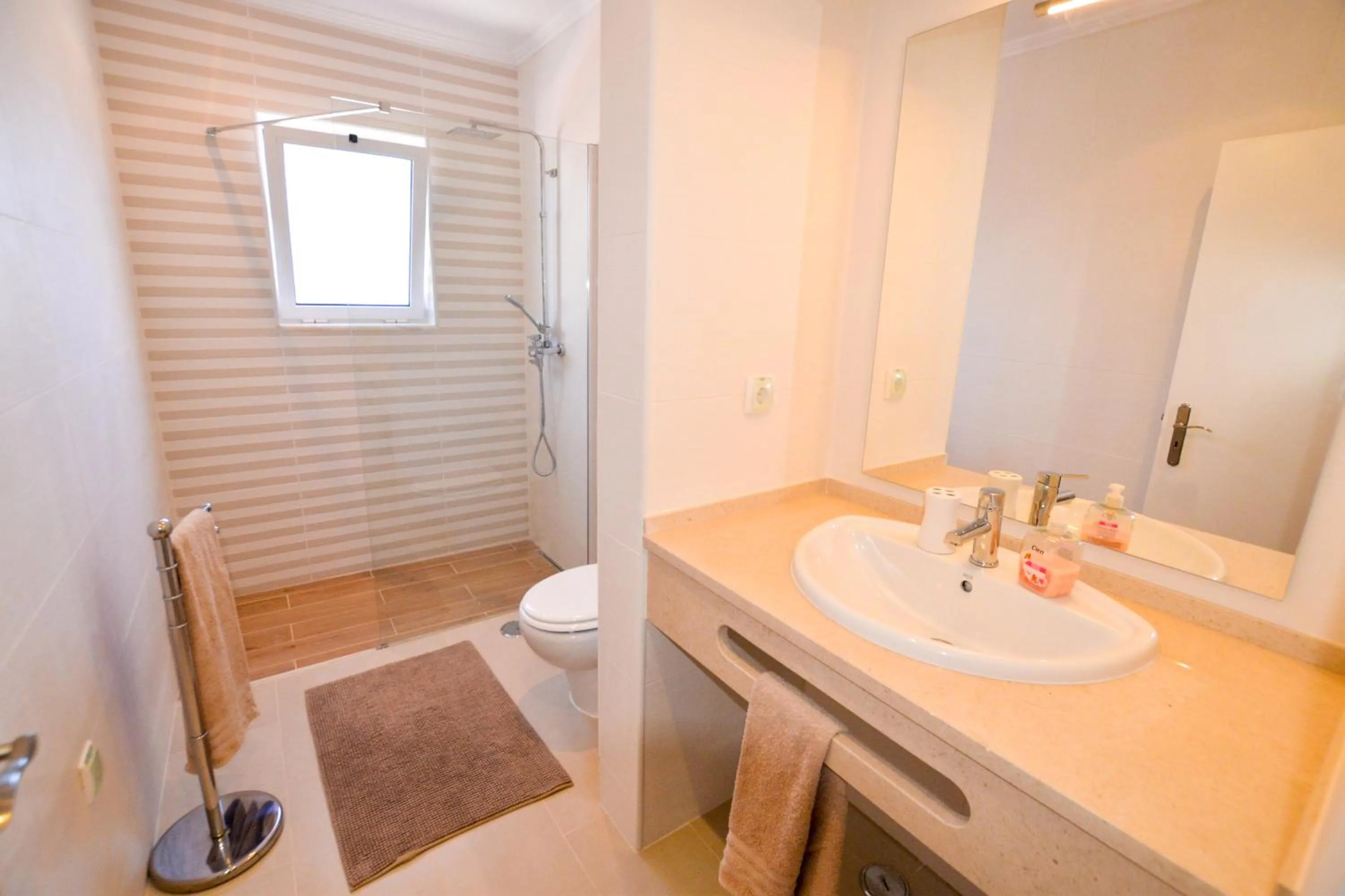 Bathroom in Algarpraia