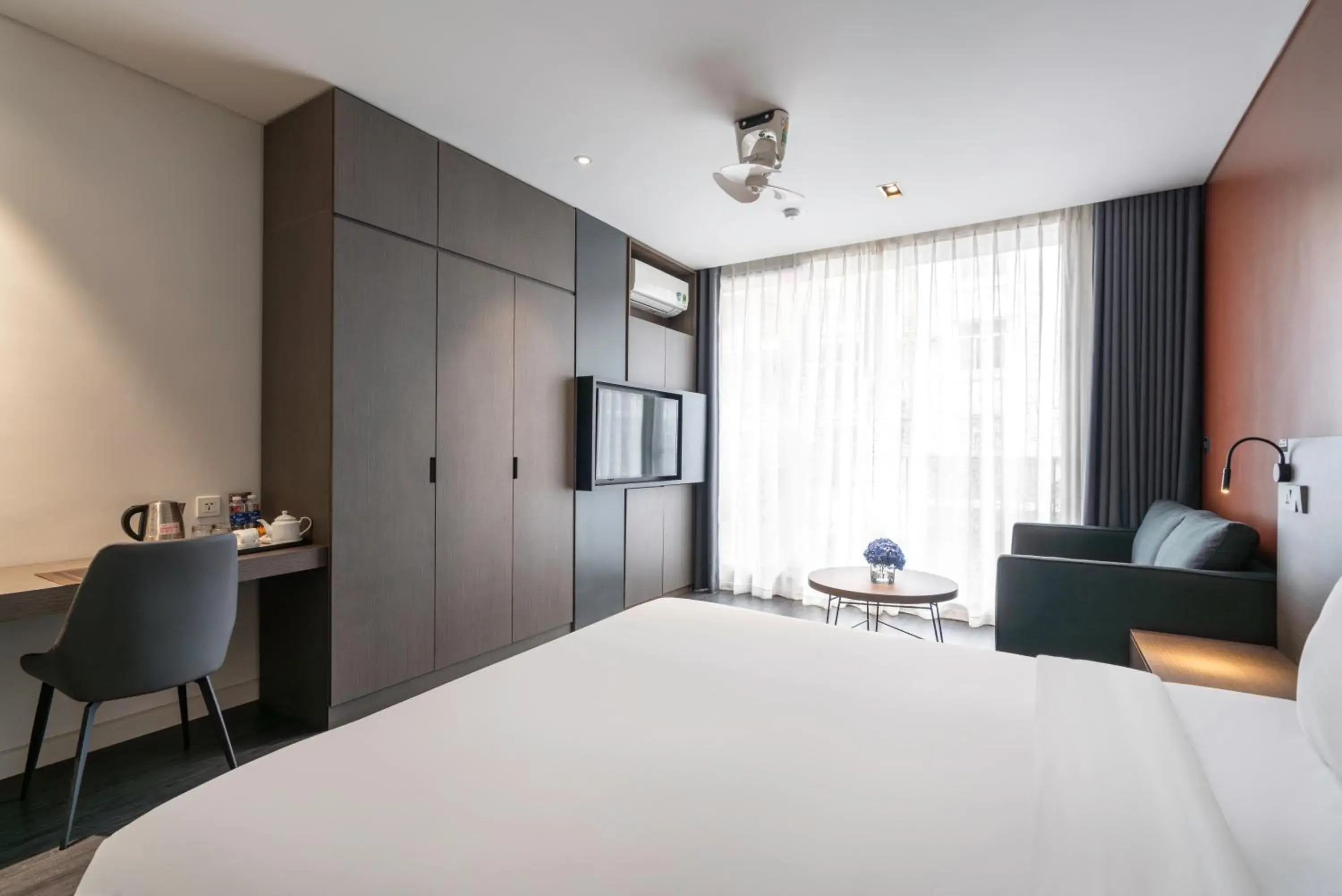 Photo of the whole room, Bed in Linn Hotel Bac Giang Photo of the whole room, Bed in Linn Hotel Bac Giang