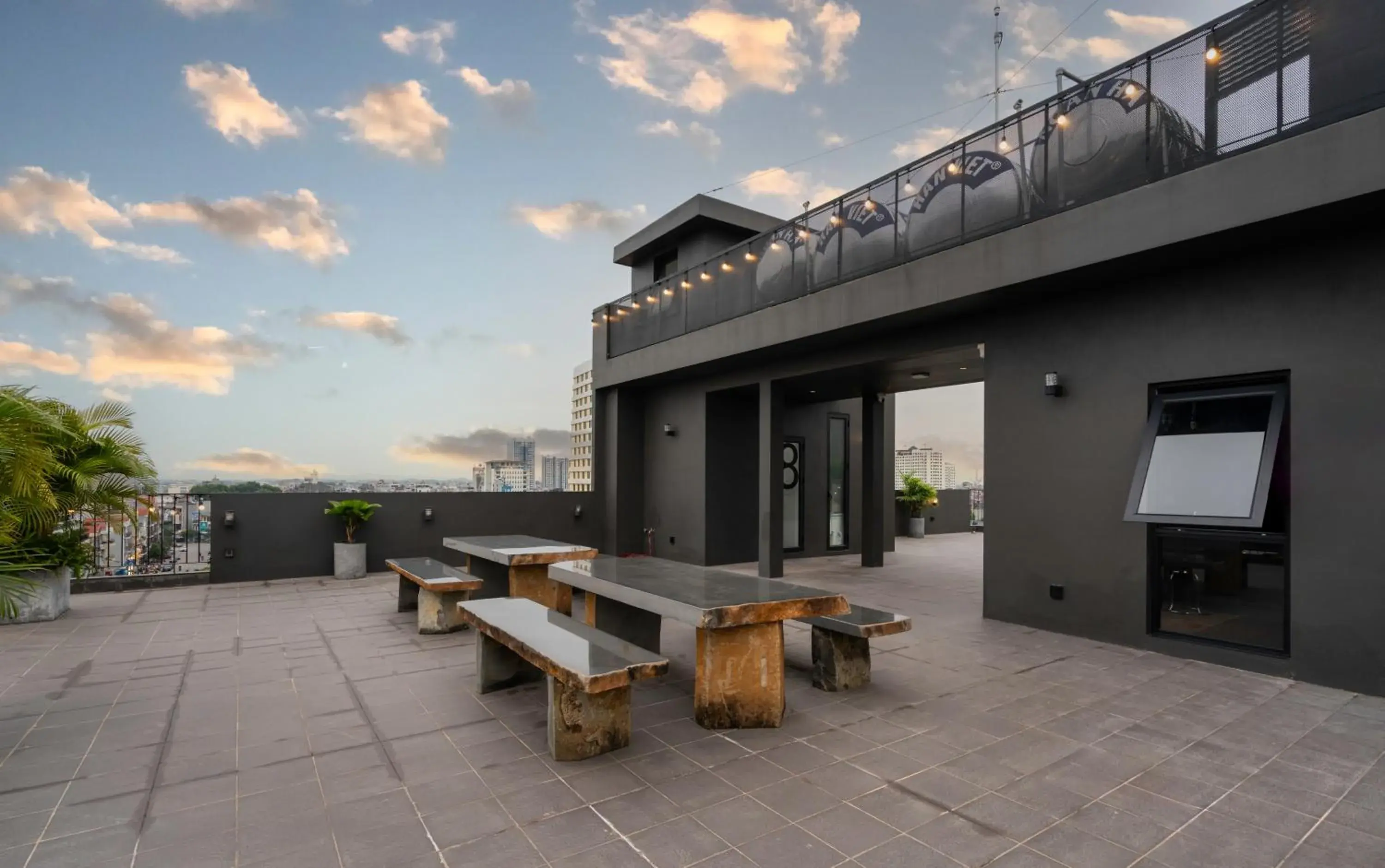 Property building in Linn Hotel Bac Giang Property building in Linn Hotel Bac Giang